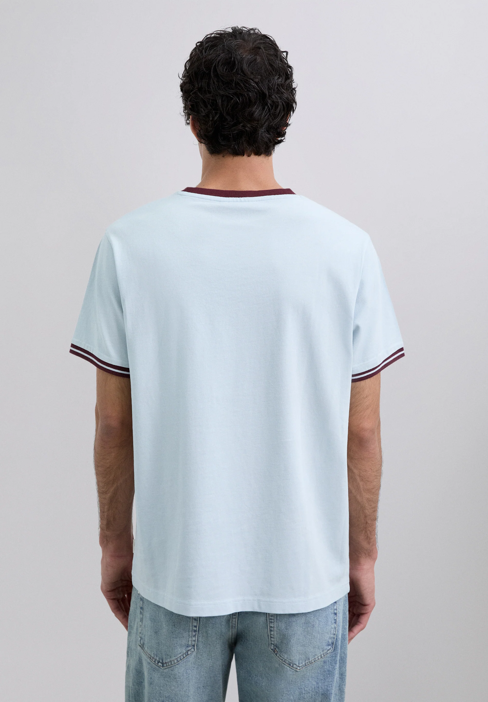 CAMISETA PRINT CONTRASTE