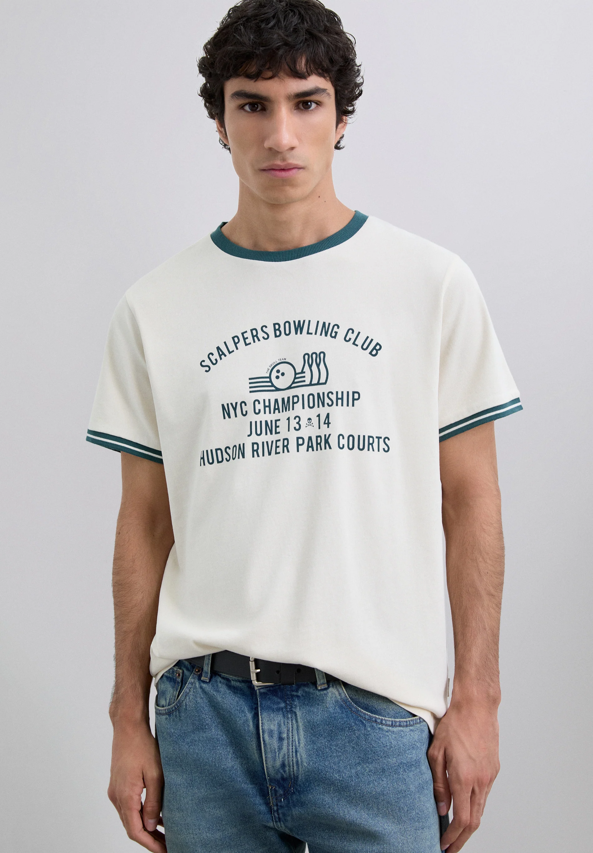 CAMISETA PRINT CONTRASTE