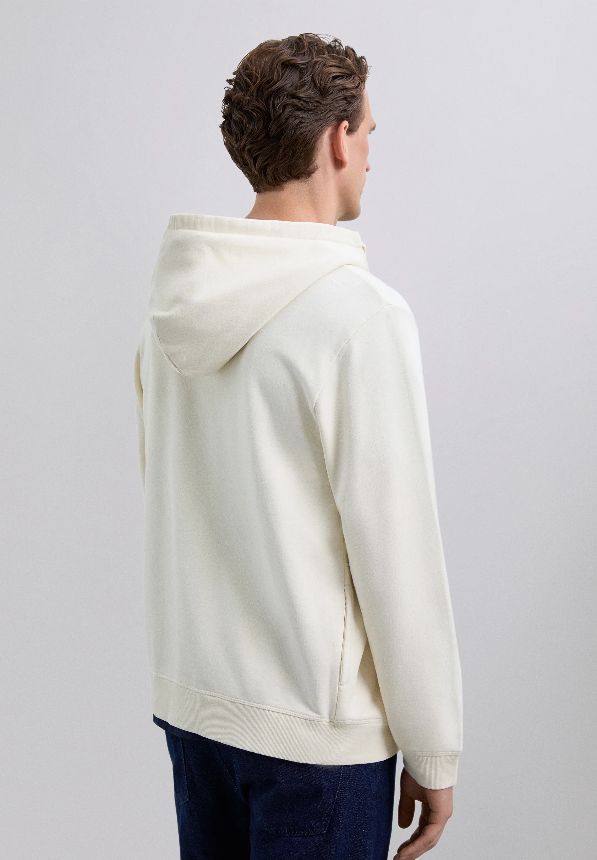 SUDADERA CAPUCHA BORDADA CONTRASTE