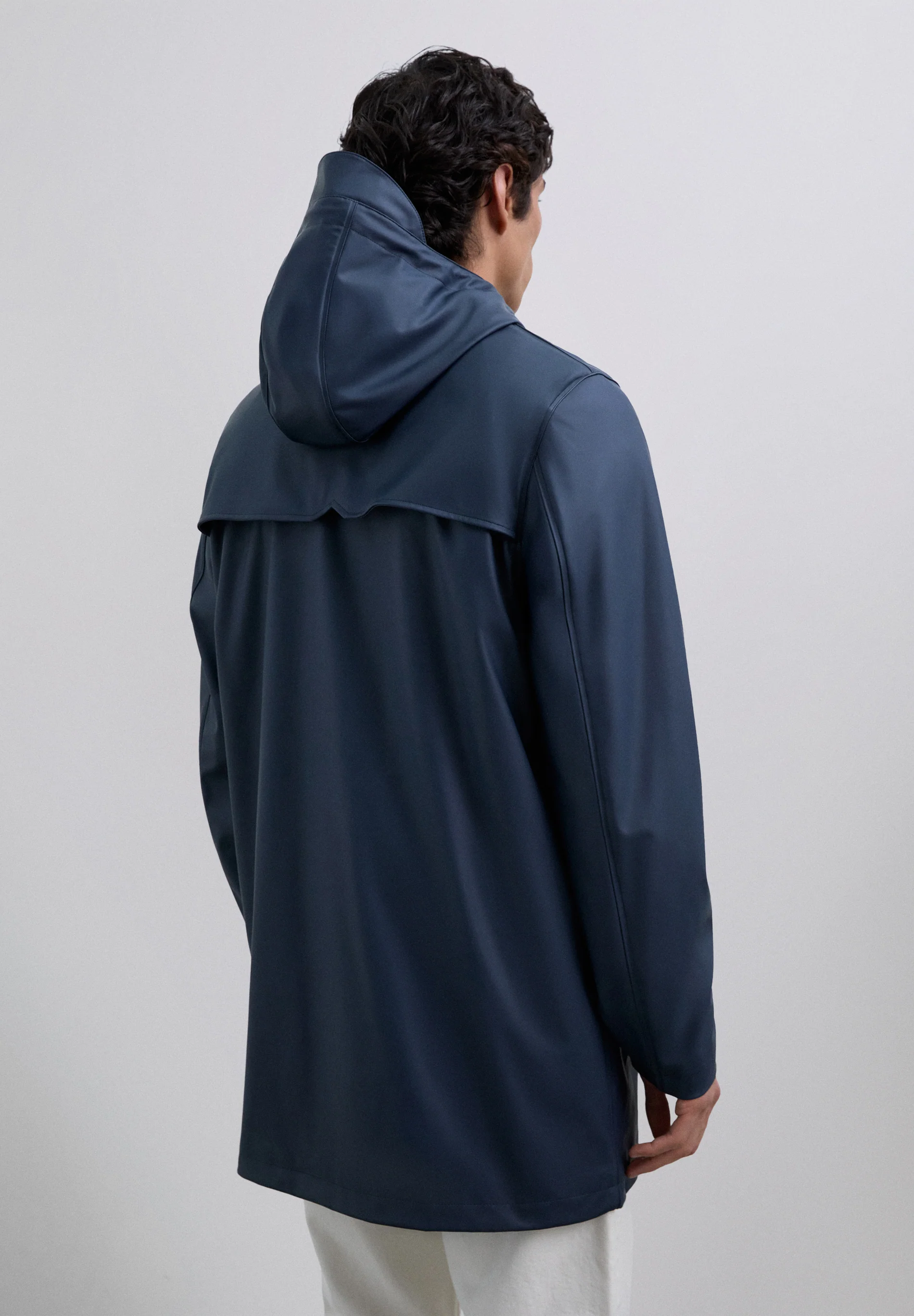 CHAQUETA IMPERMEABLE LOGO