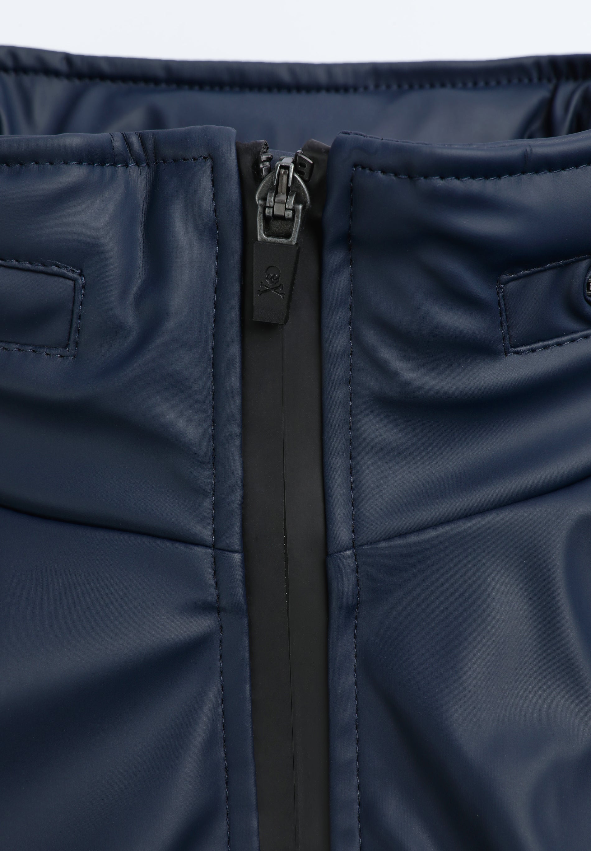 CHAQUETA CAPUCHA IMPERMEABLE