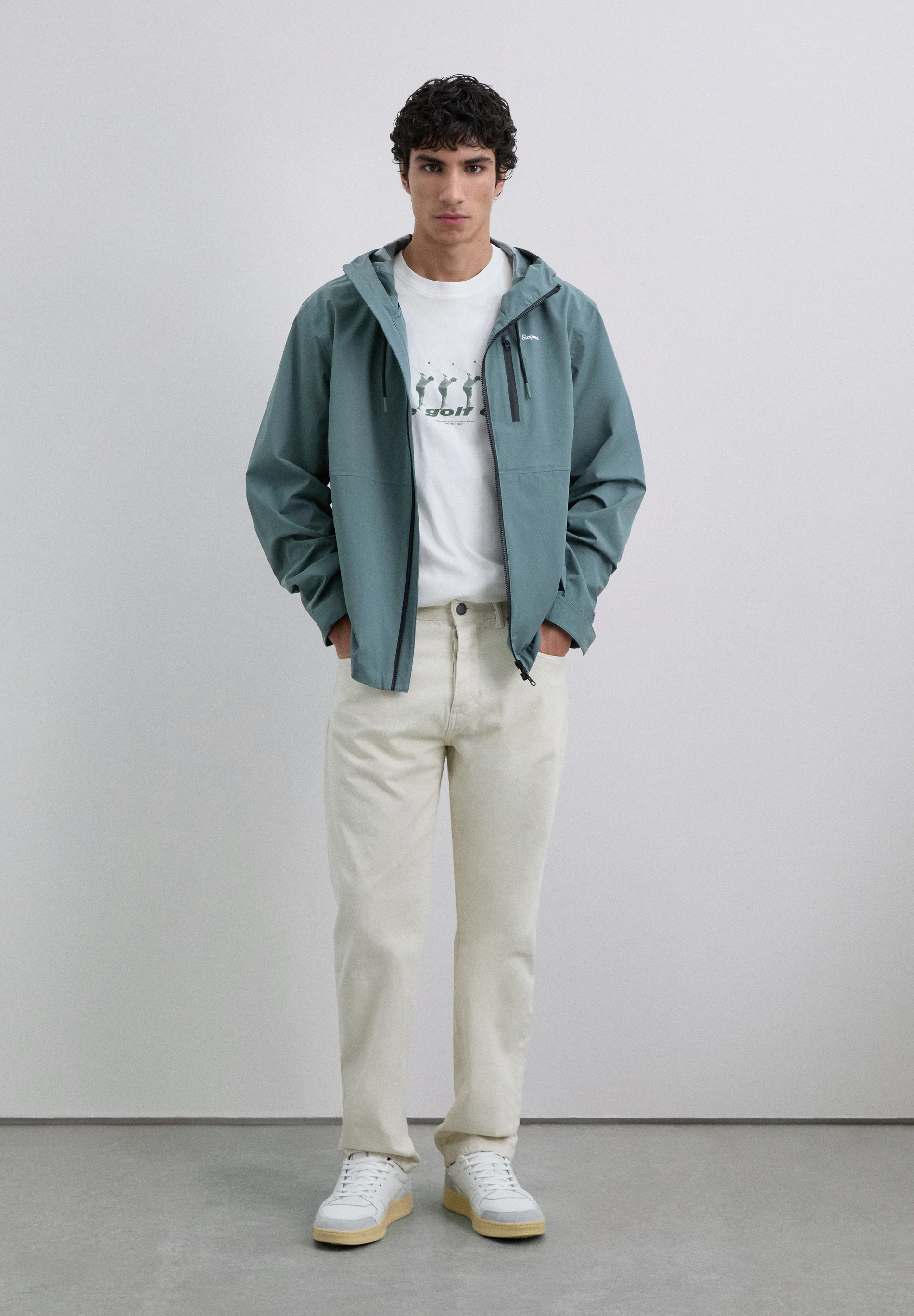 CHAQUETA IMPERMEABLE CAPUCHA ADN