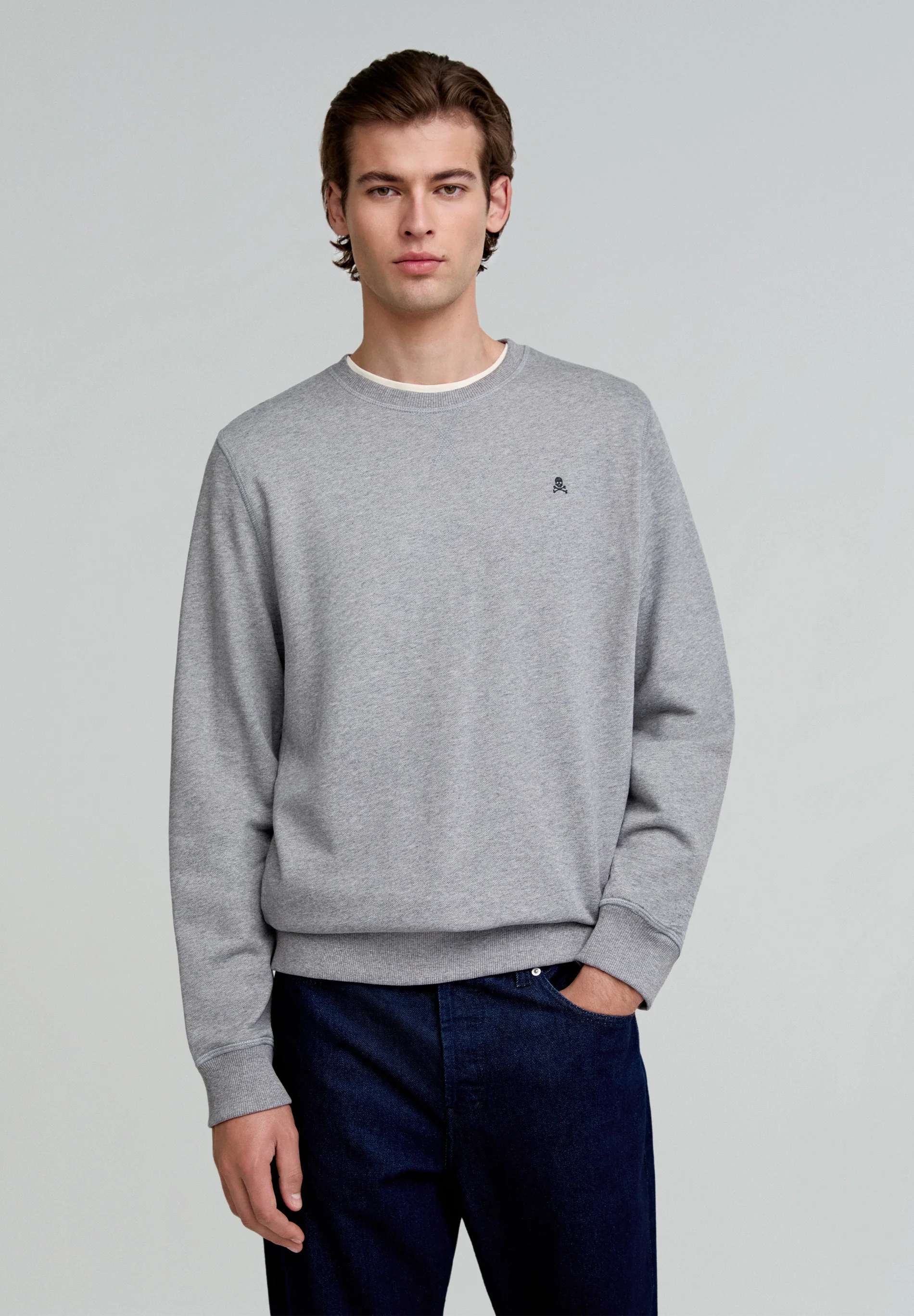 SUDADERA BÁSICA BORDADA CONTRASTE