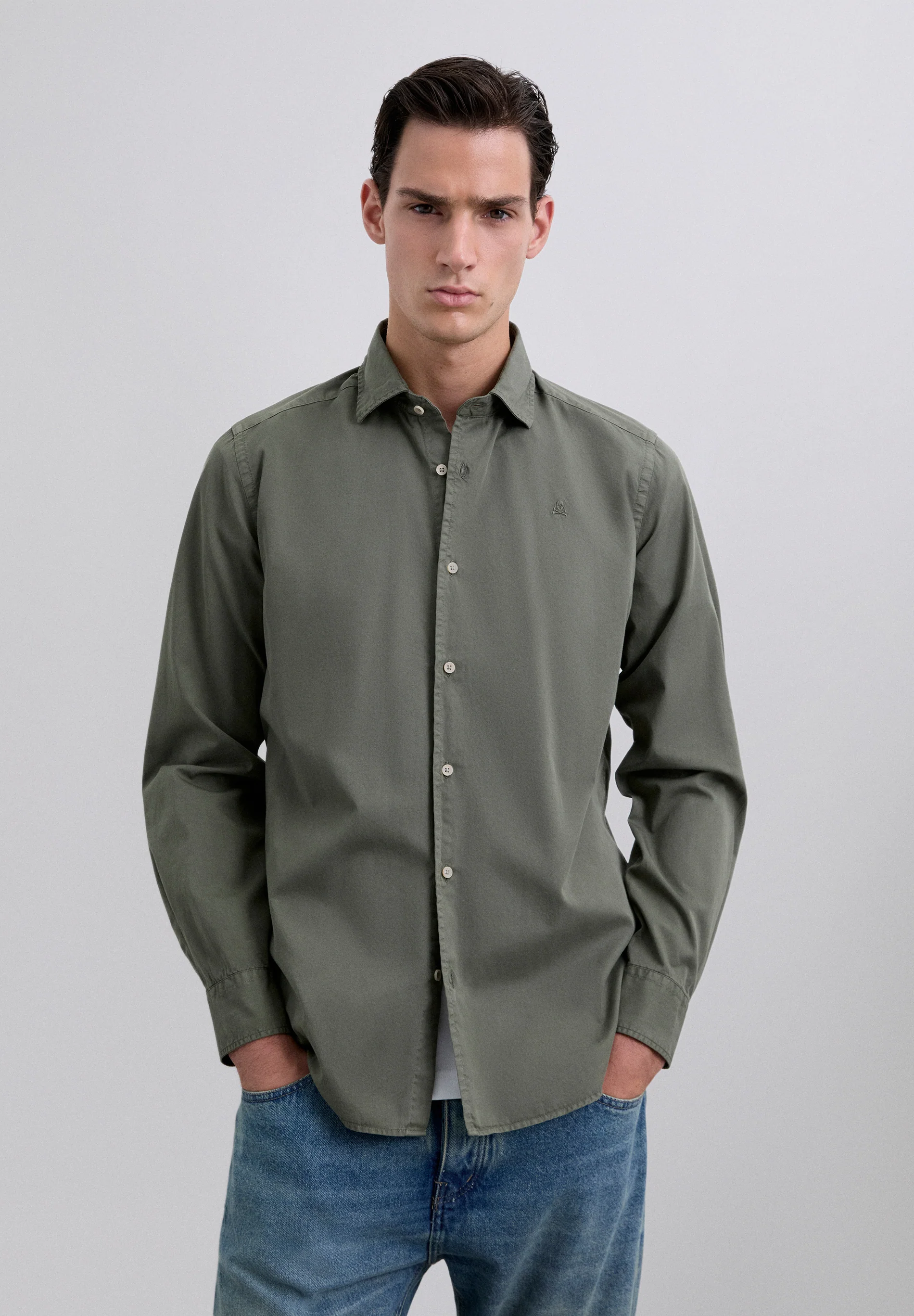 CAMISA REGULAR FIT BORDADA