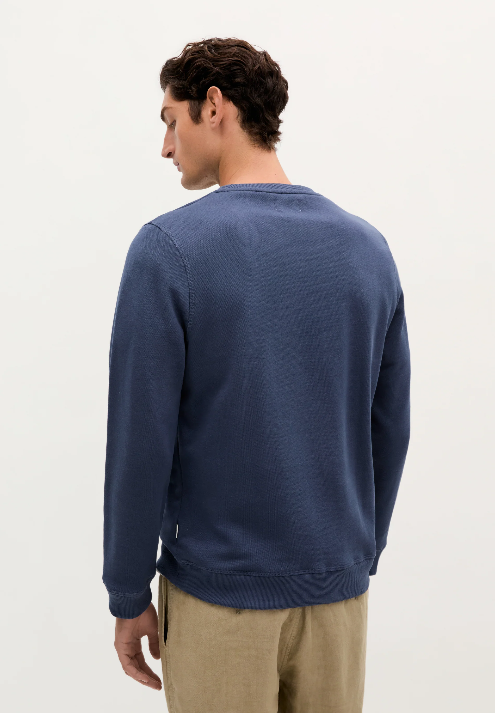 SUDADERA BÁSICA BORDADA CONTRASTE