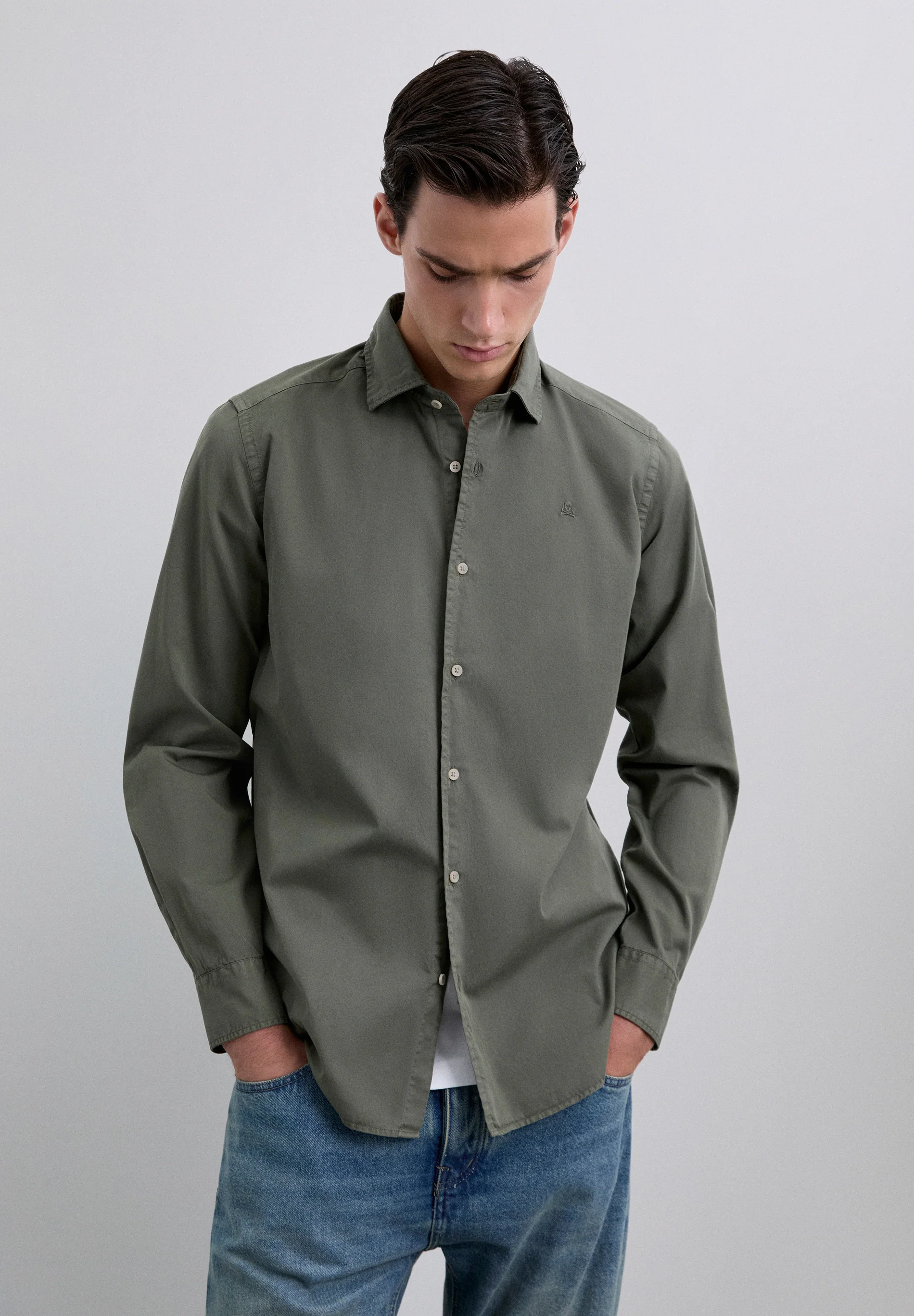 CAMISA REGULAR FIT BORDADA