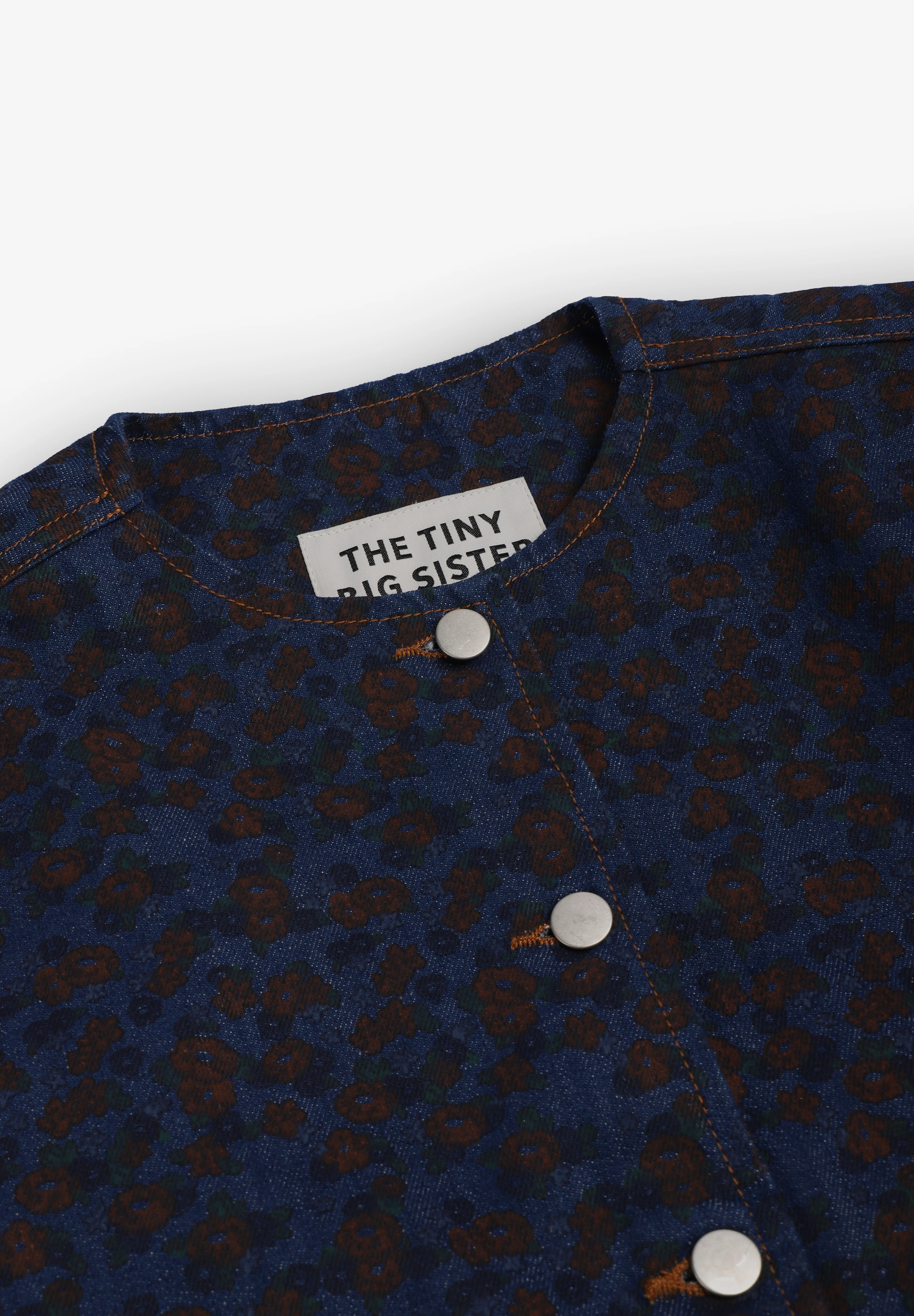 THE TINY BIG SISTER | CHAQUETA FLOWERS CROPPED