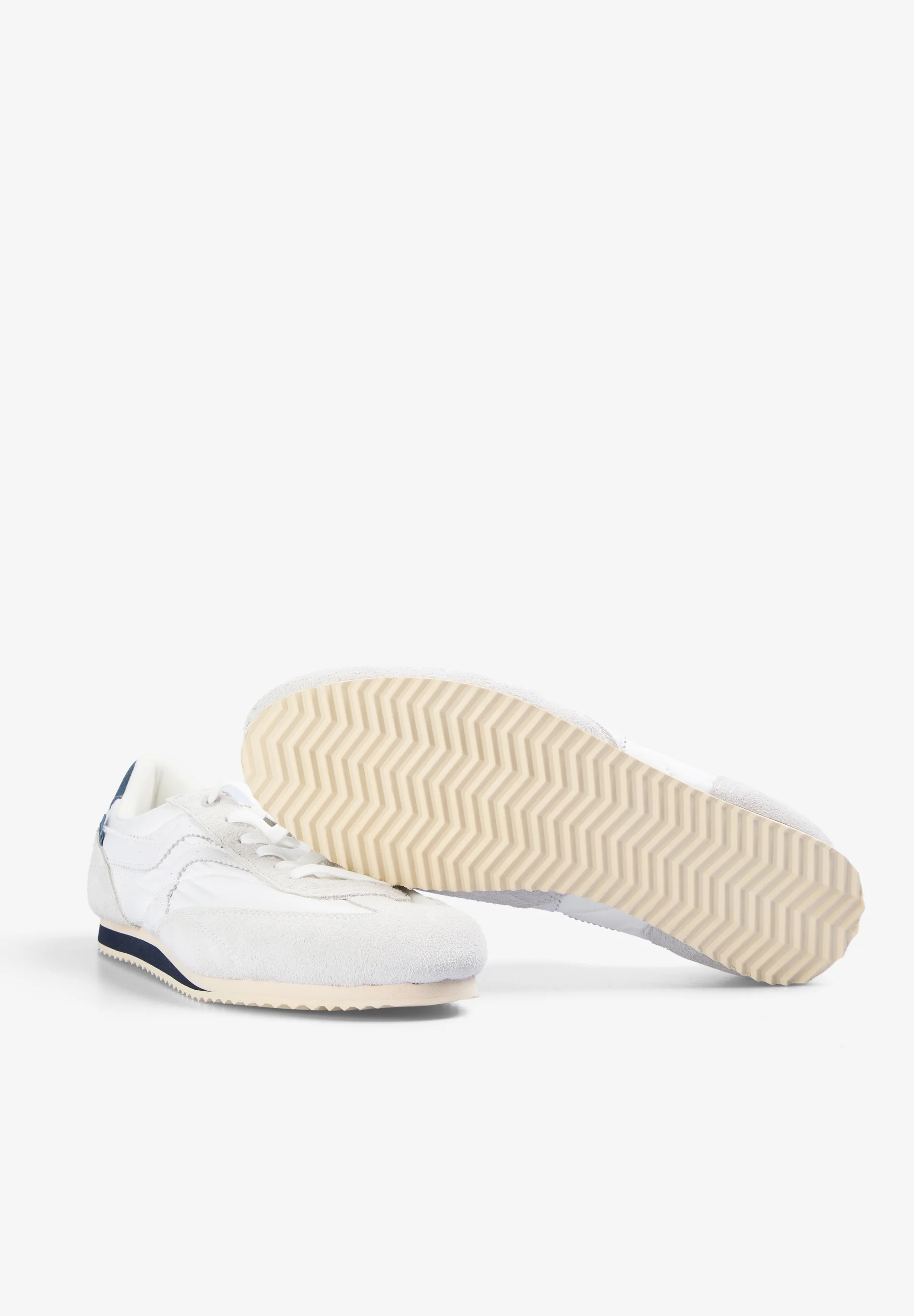 SNEAKERS ESTILO RETRO