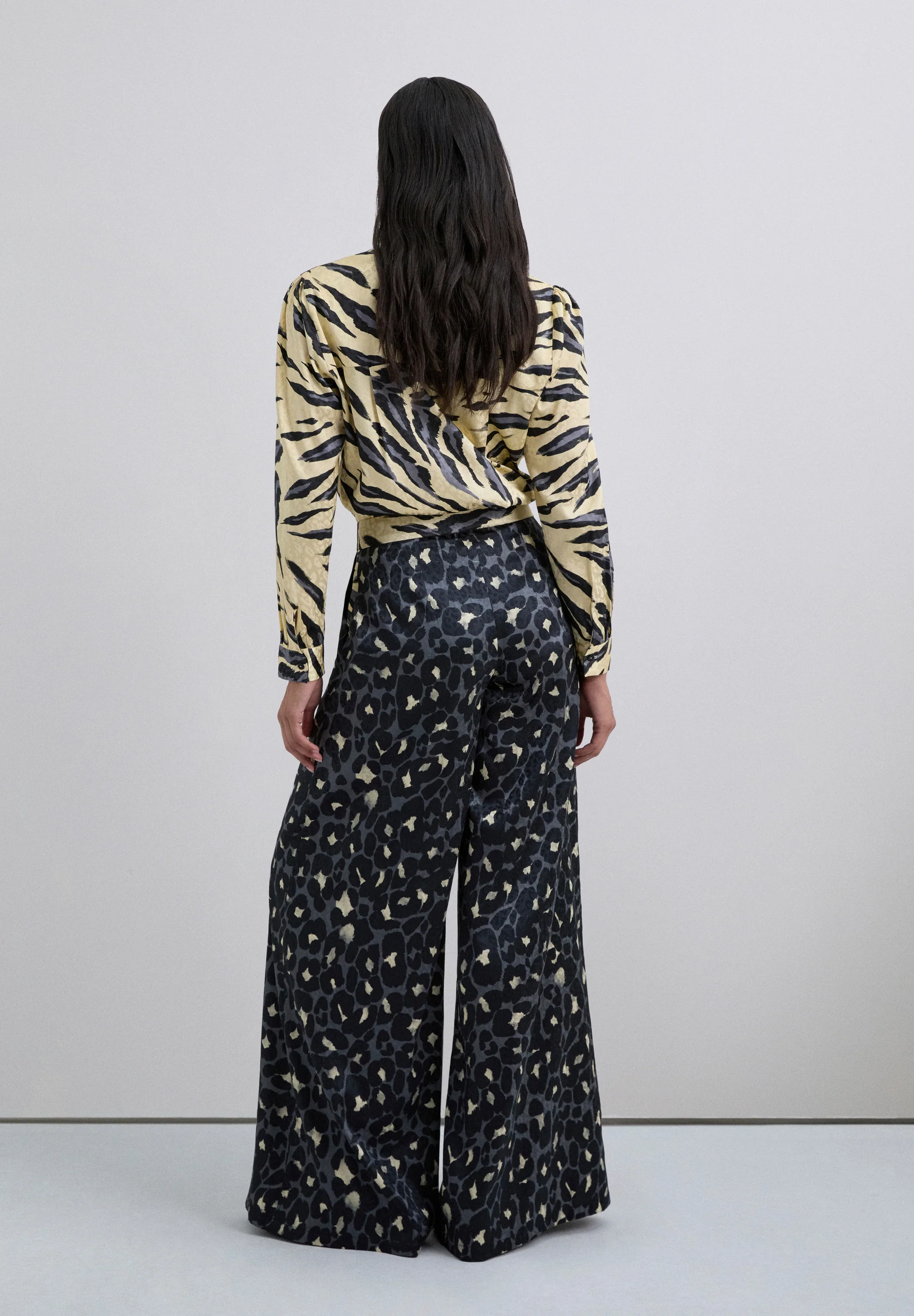 PANTALÓN FLUIDO ANIMAL PRINT