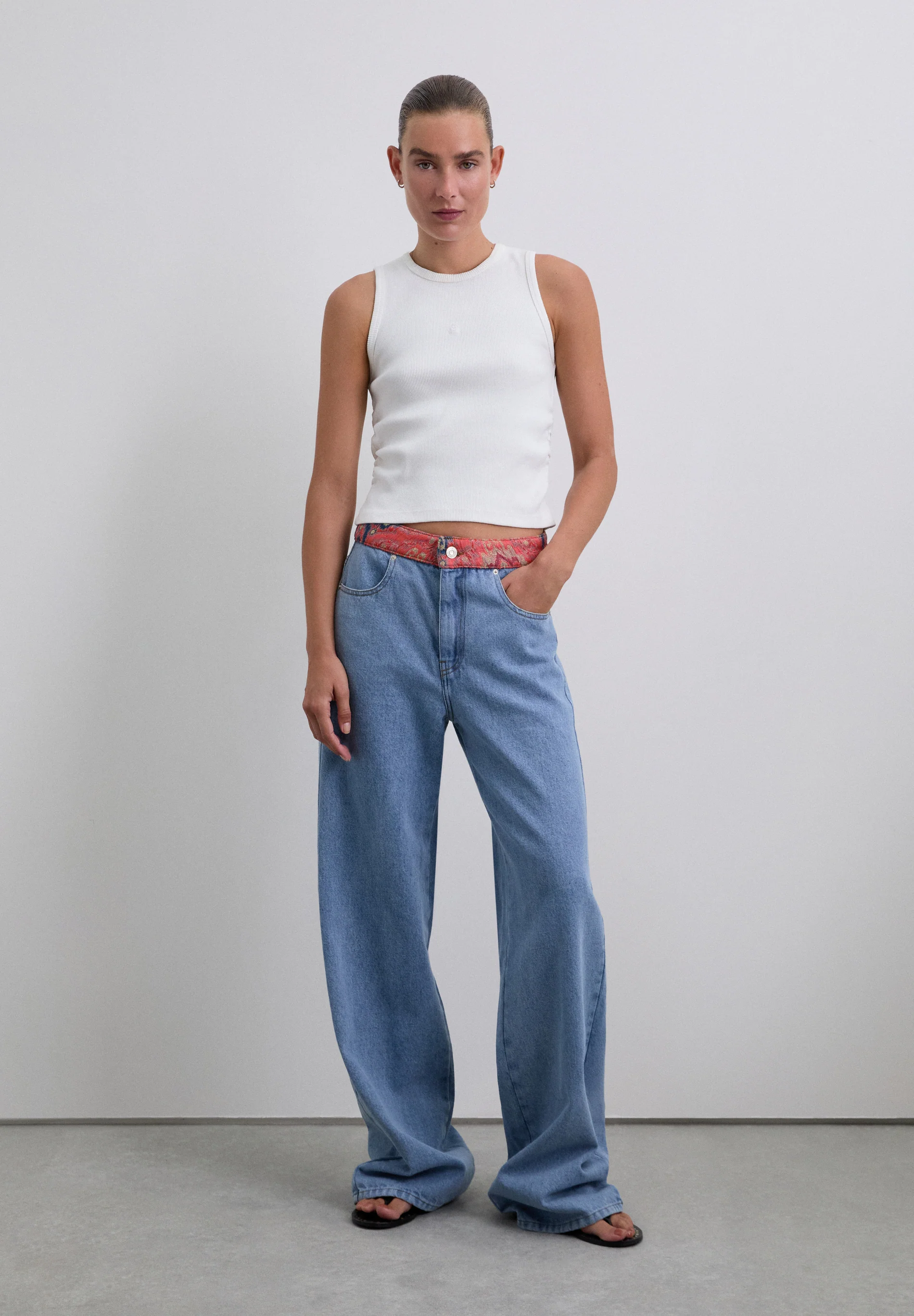 PANTALÓN DENIM TIRO MEDIO