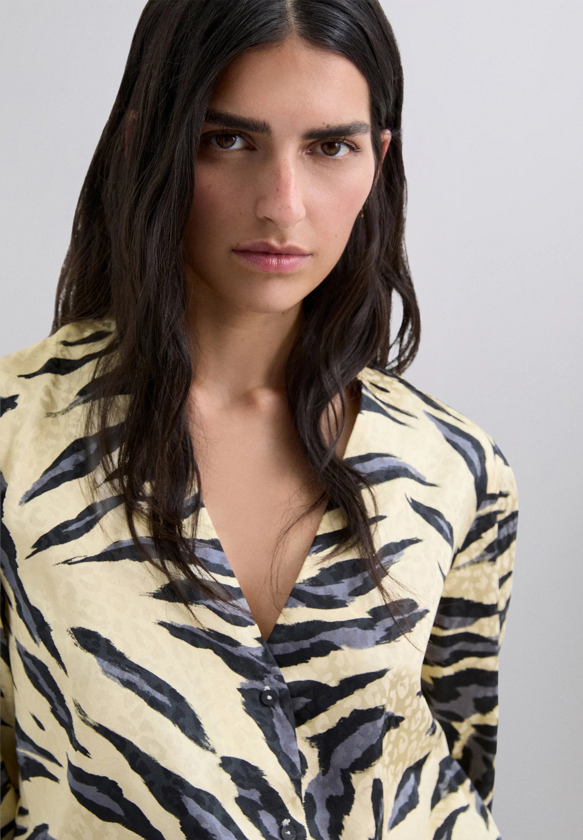 BLUSA SATINADA ANIMAL PRINT