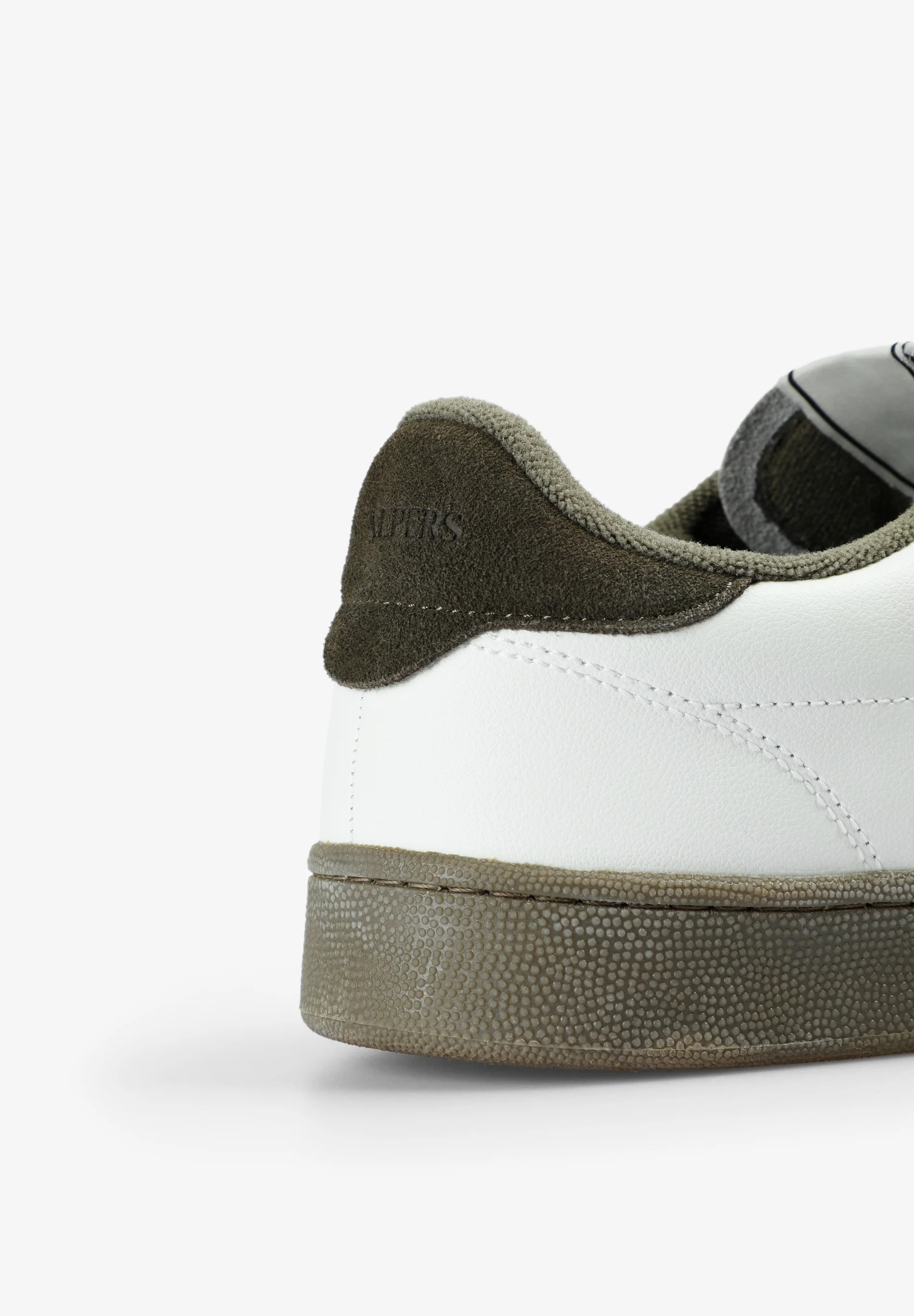 SNEAKERS CALAVERA PIEL