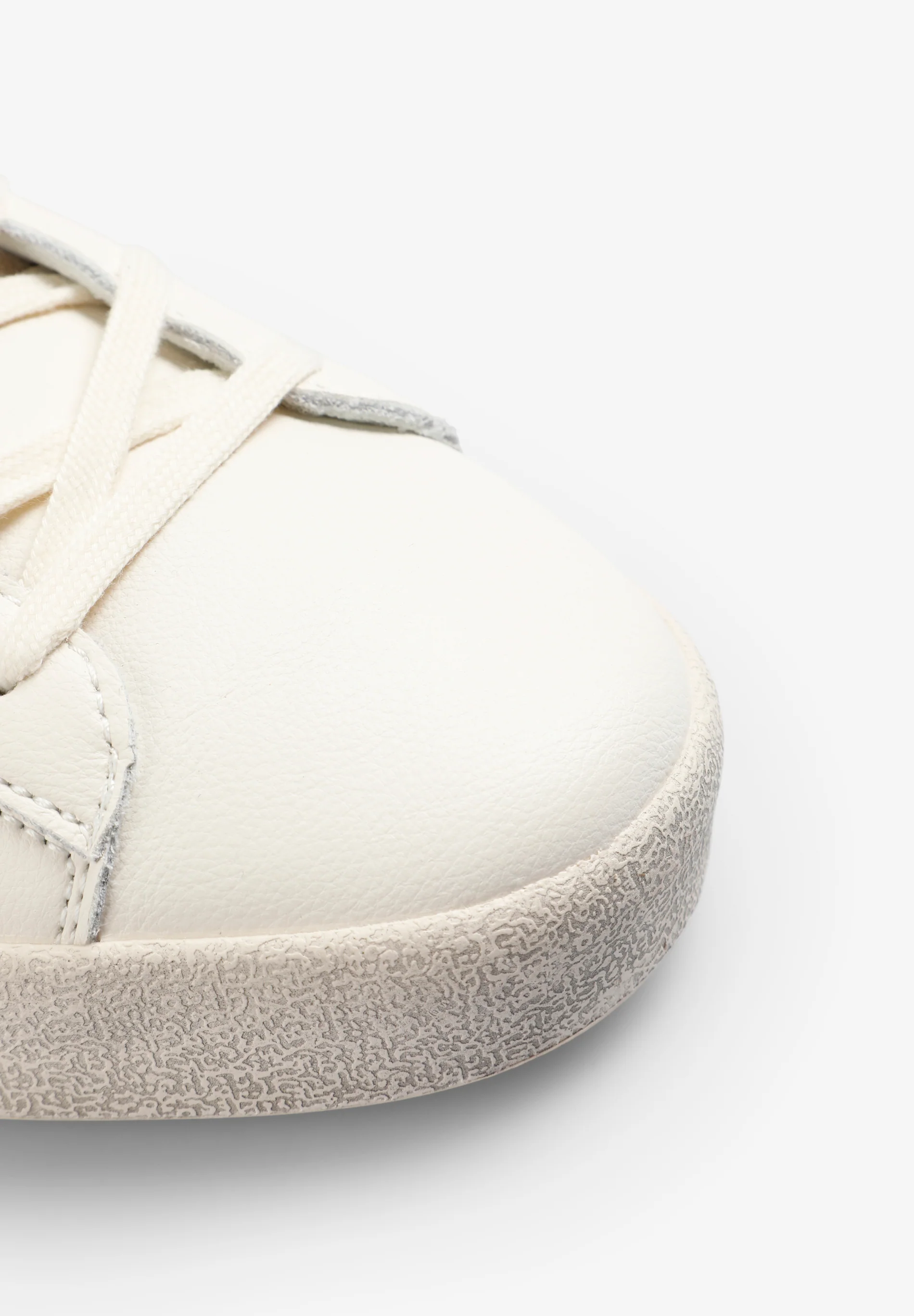 SNEAKERS CALAVERA PIEL