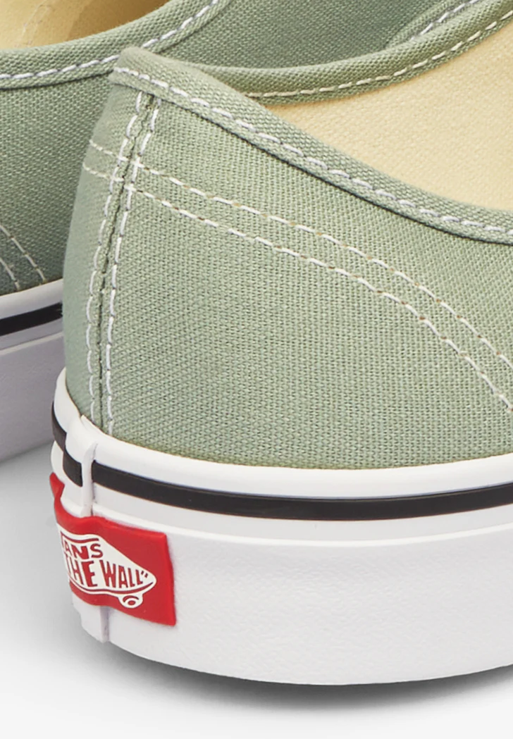 VANS | SNEAKERS AUTHENTIC