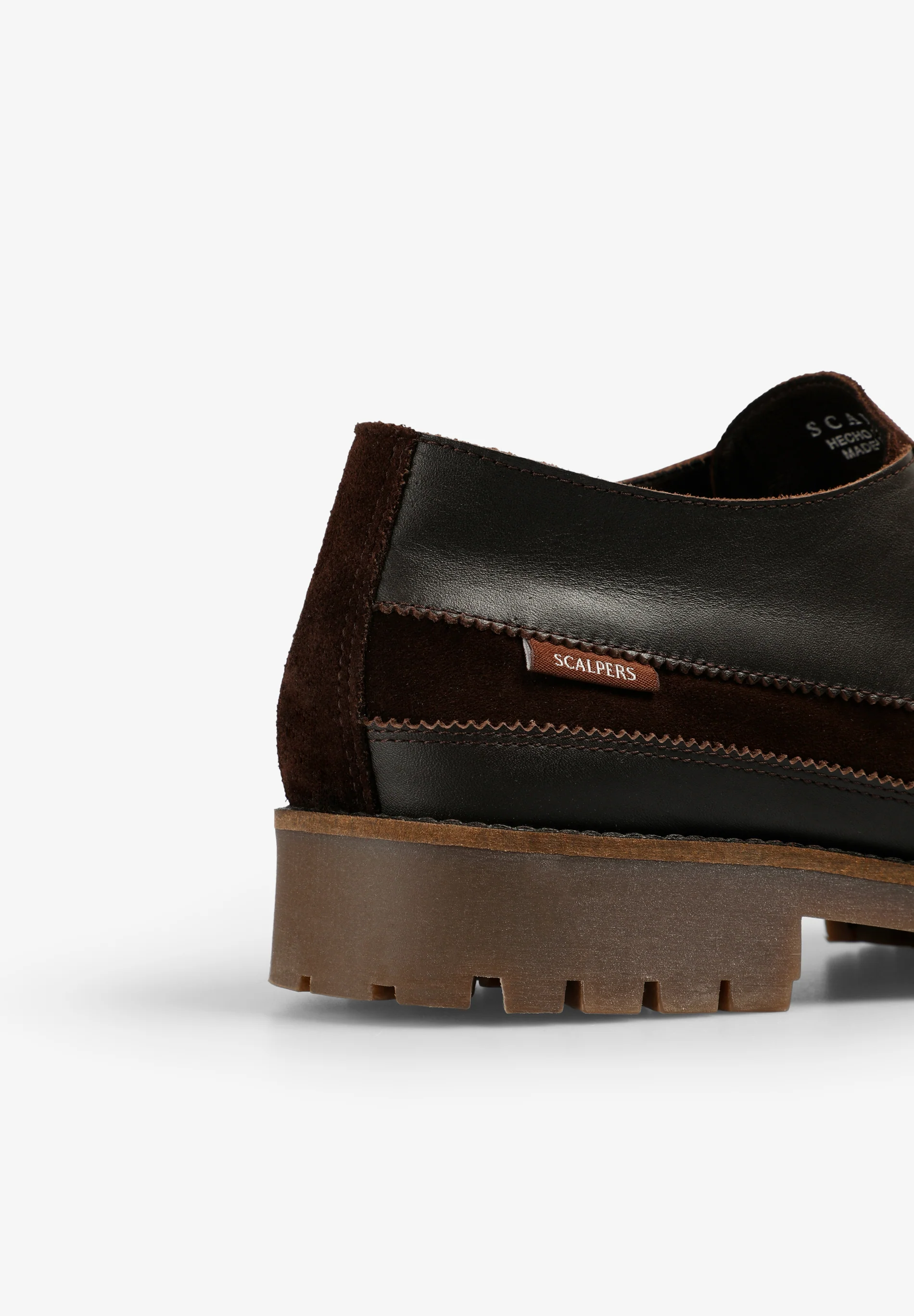 ZAPATO PIEL SUELA DENTADA