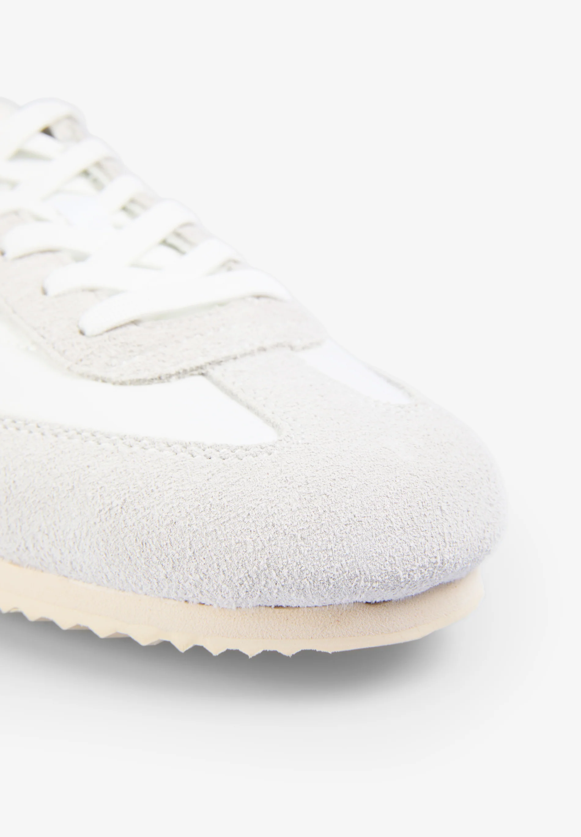 SNEAKERS ESTILO RETRO