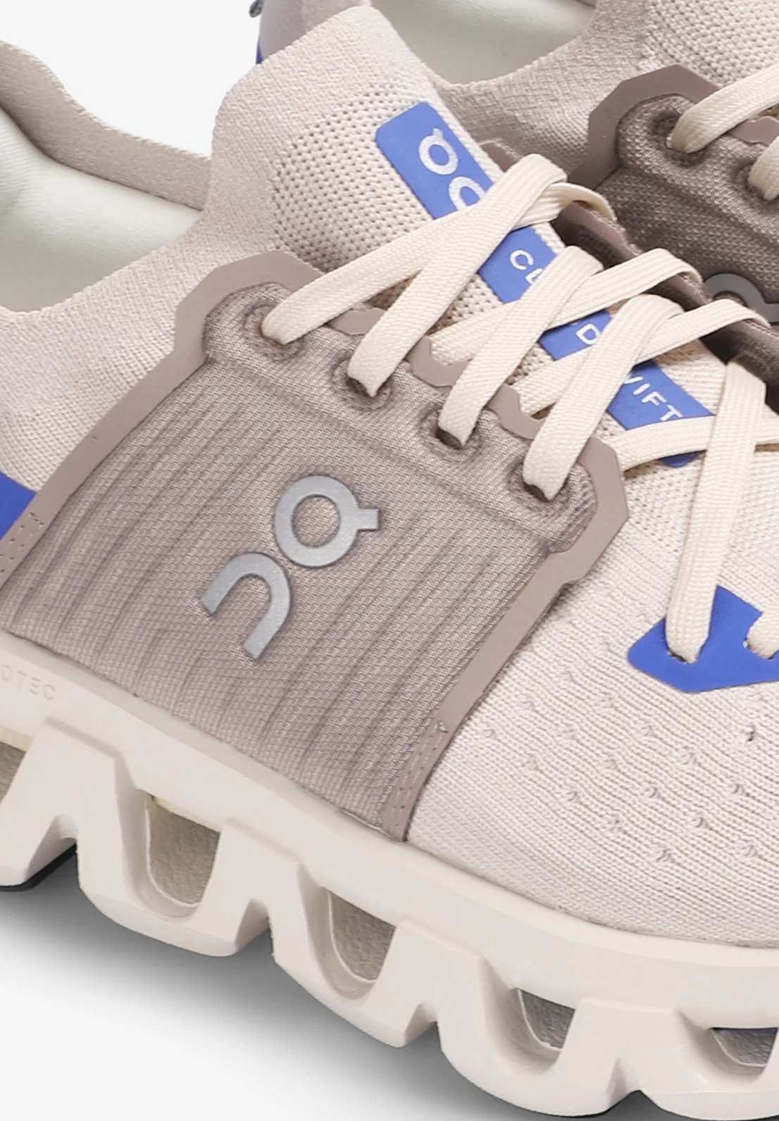 ON | SNEAKERS CLOUDSWIFT 4 HOMBRE