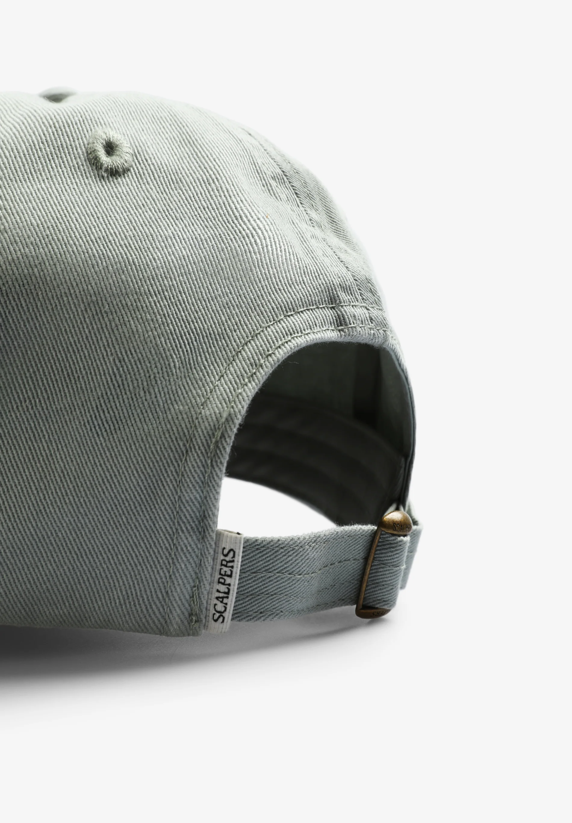 GORRA CALAVERA BORDADA