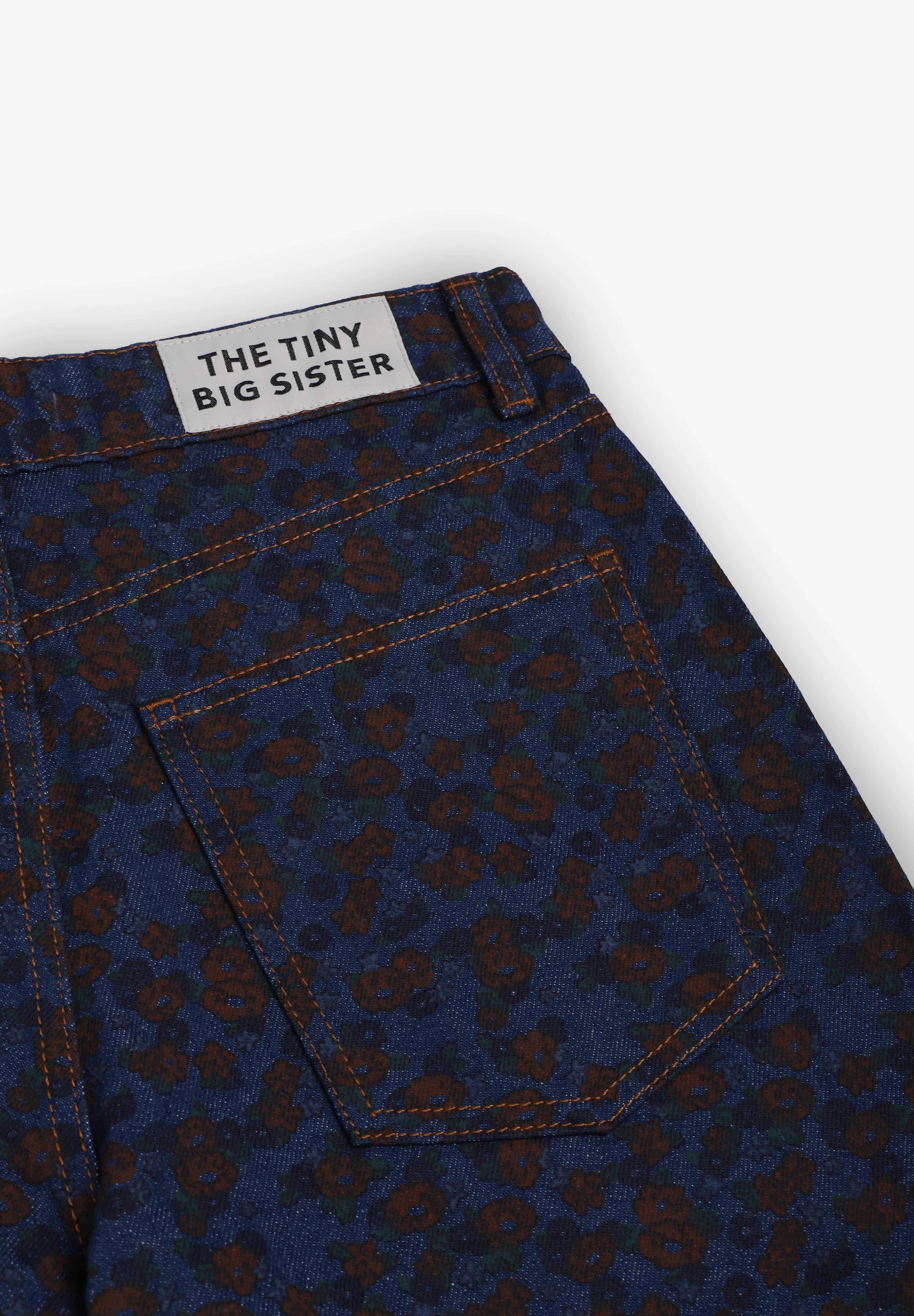 THE TINY BIG SISTER | VAQUEROS BERTA FLOWERS