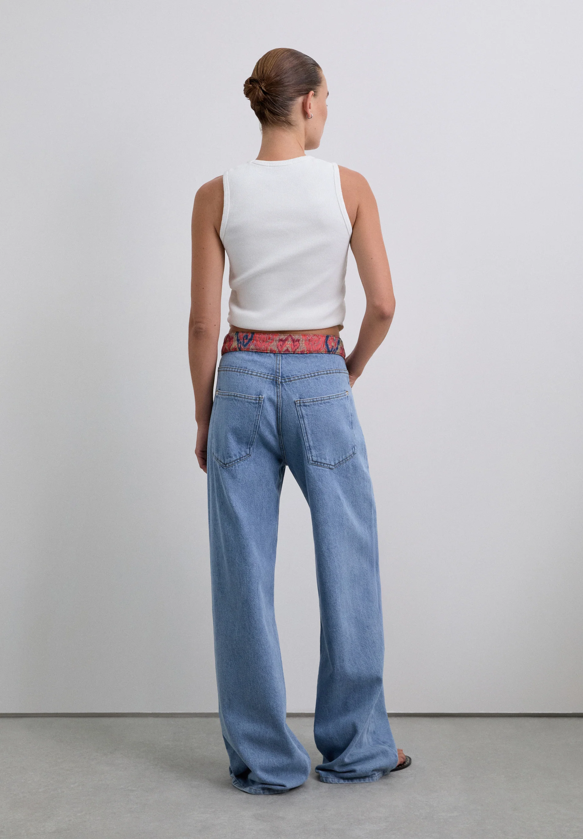 PANTALÓN DENIM TIRO MEDIO