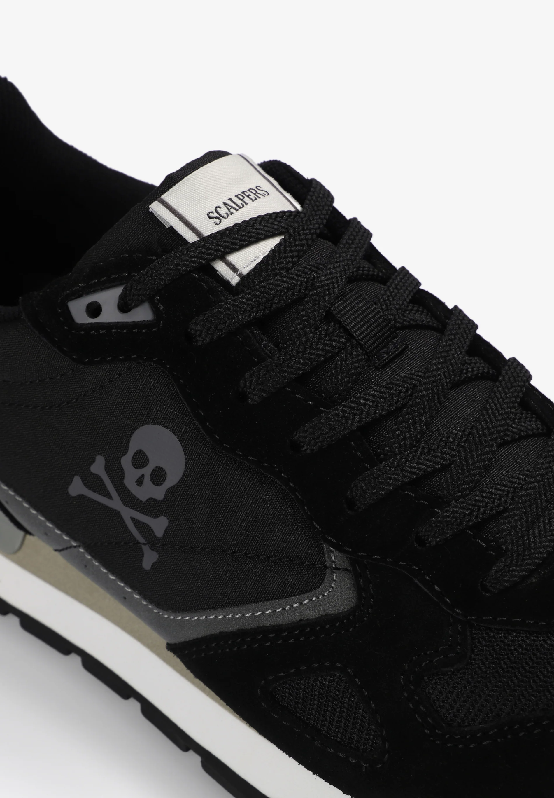 SNEAKERS PIEL CALAVERA