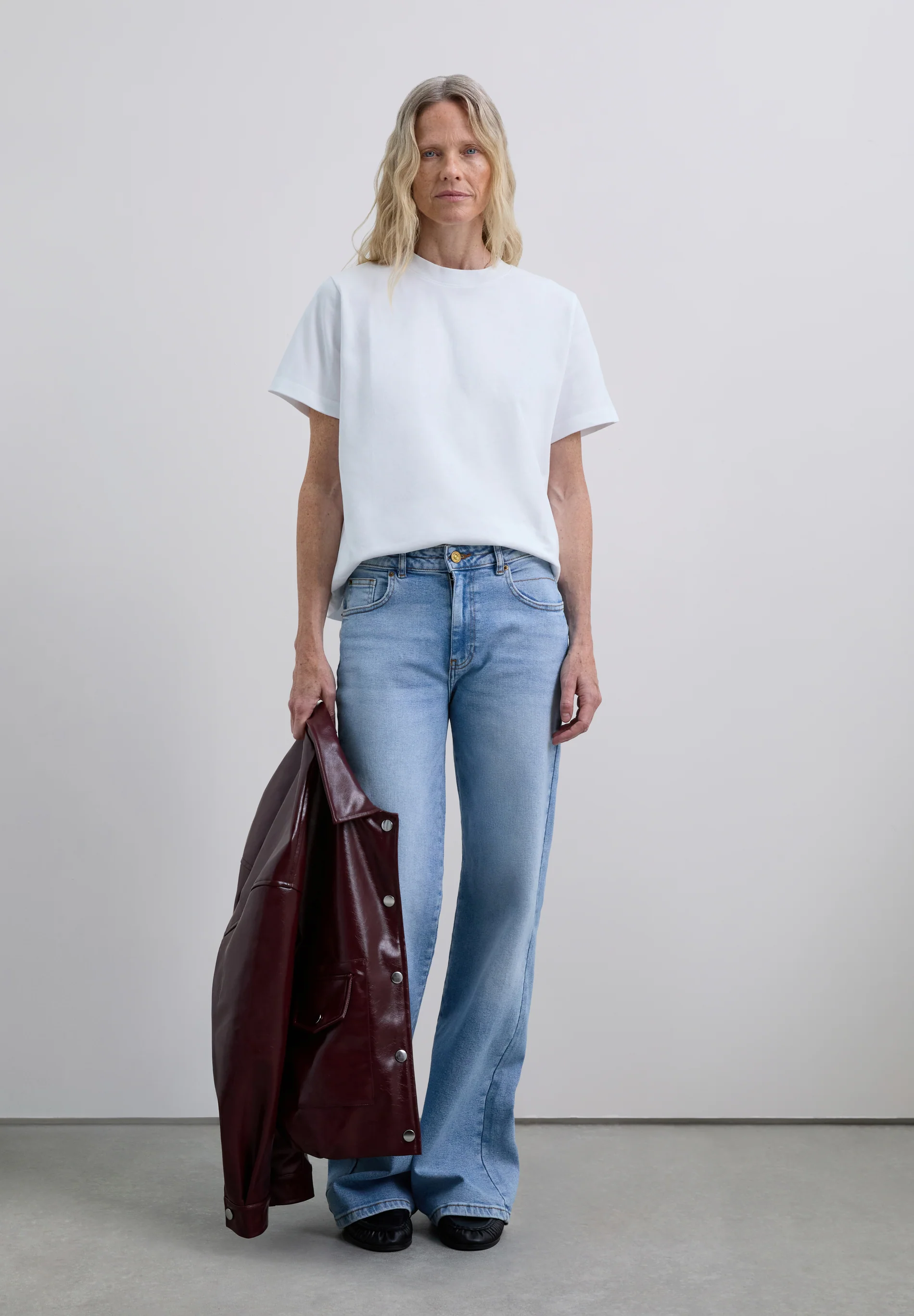 CAMISETA BÁSICA REGULAR FIT