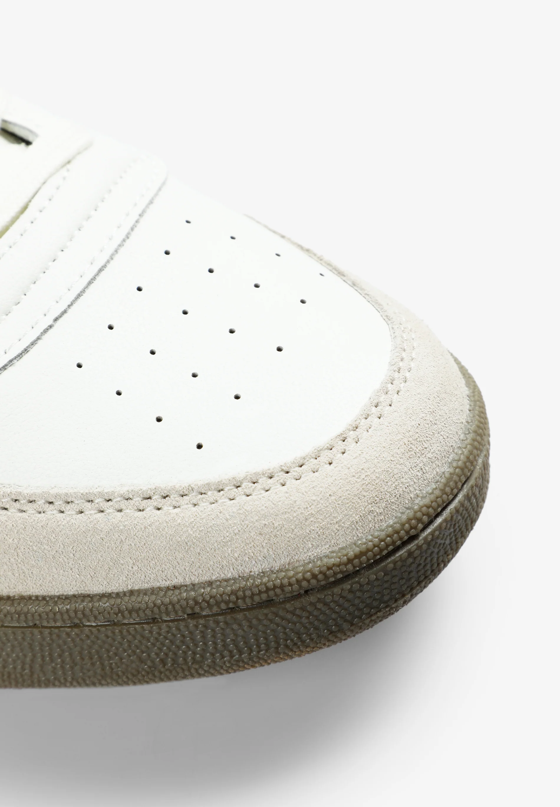 SNEAKERS CALAVERA PIEL