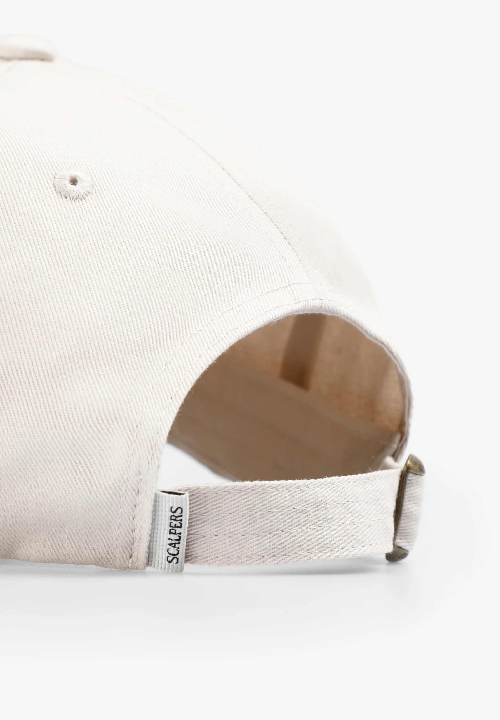 GORRA BORDADA CONTRASTE