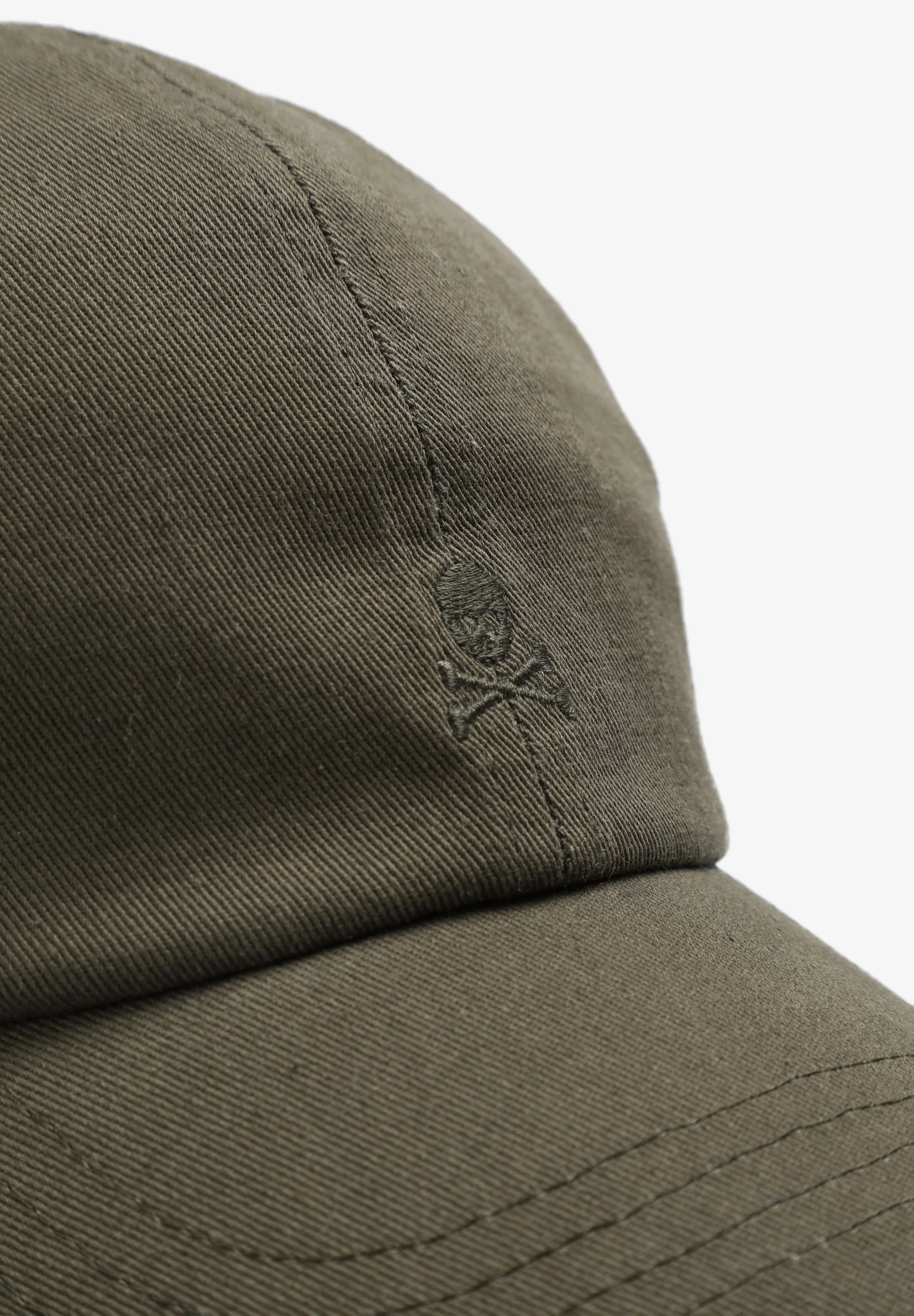 GORRA CALAVERA BORDADA