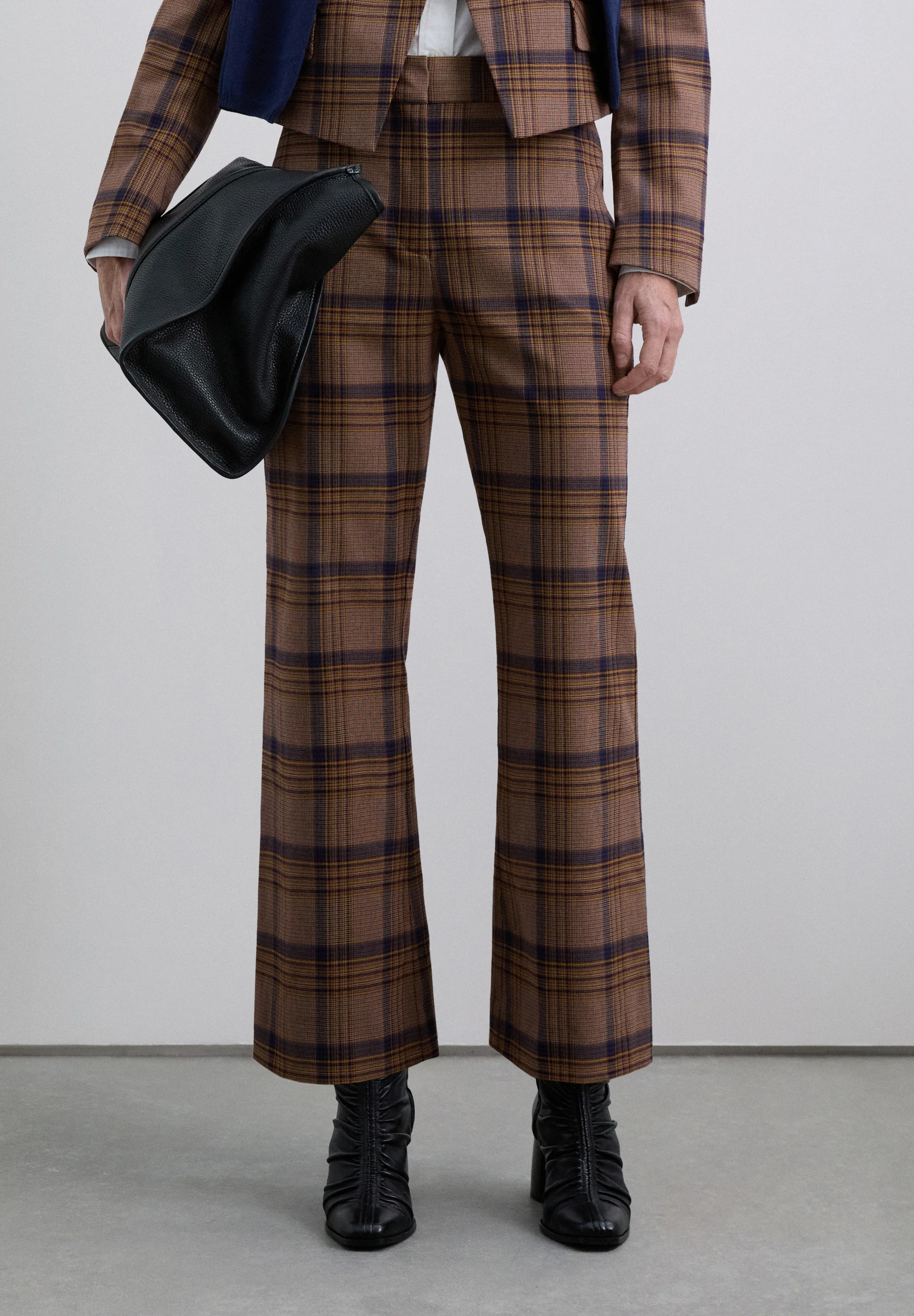 PANTALÓN ANKLE FLARE CUADROS