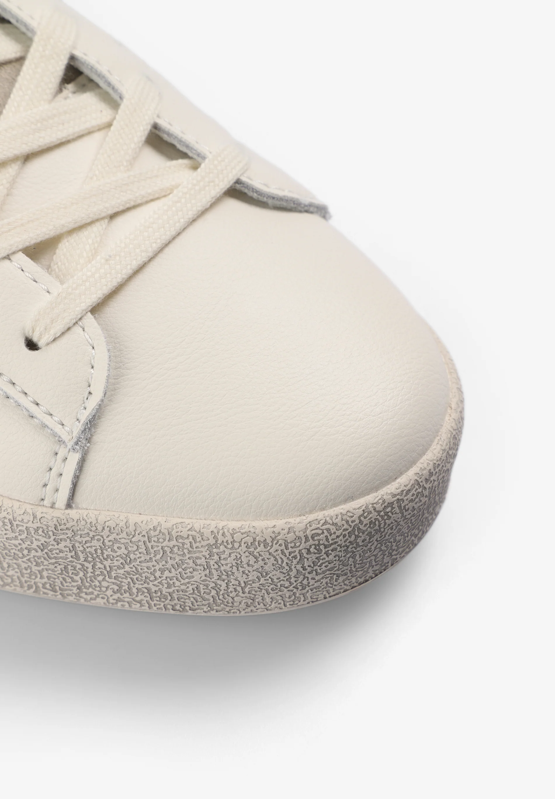 SNEAKERS CALAVERA PIEL