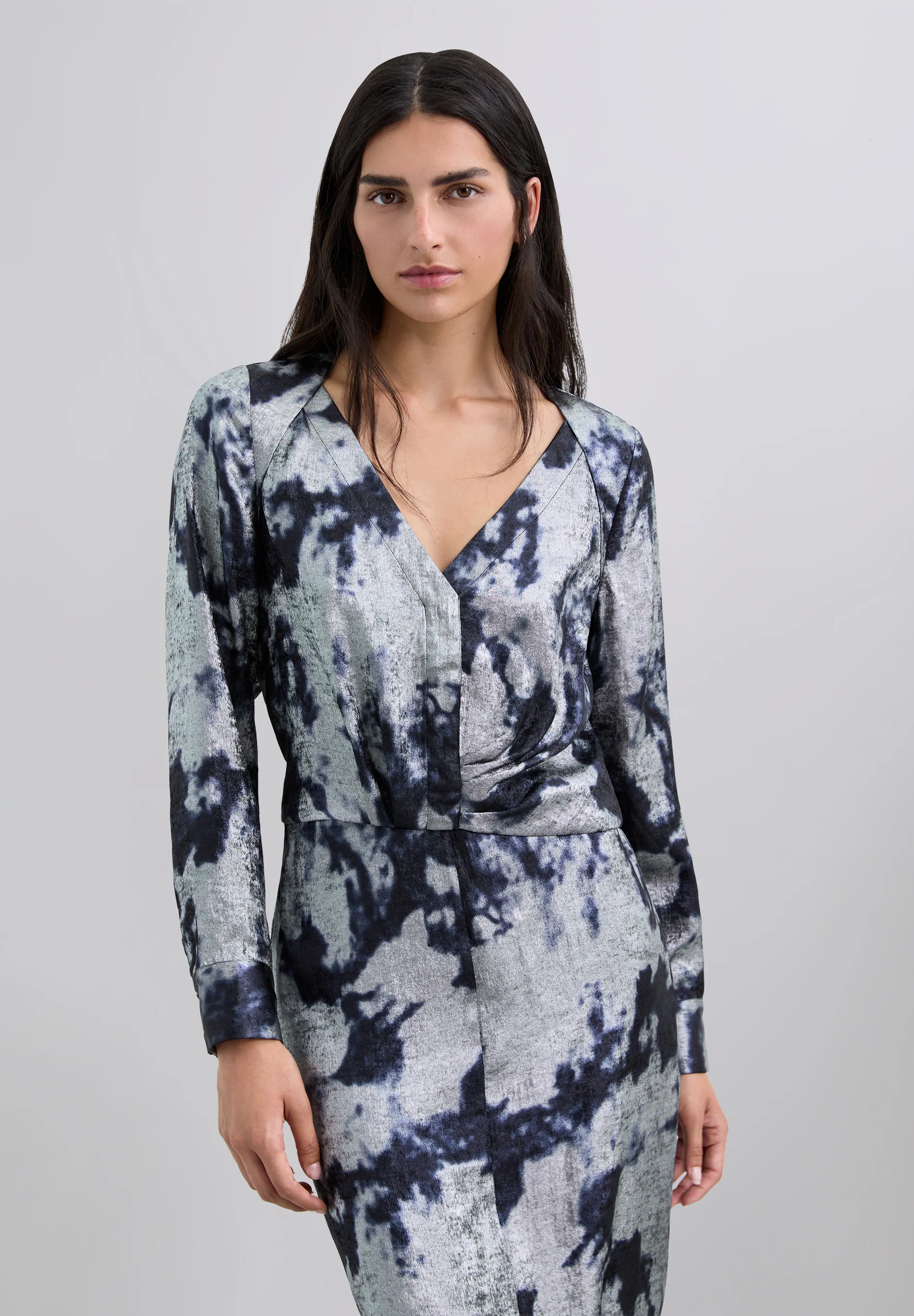 BLUSA TIE DYE DETALLES METALIZADOS