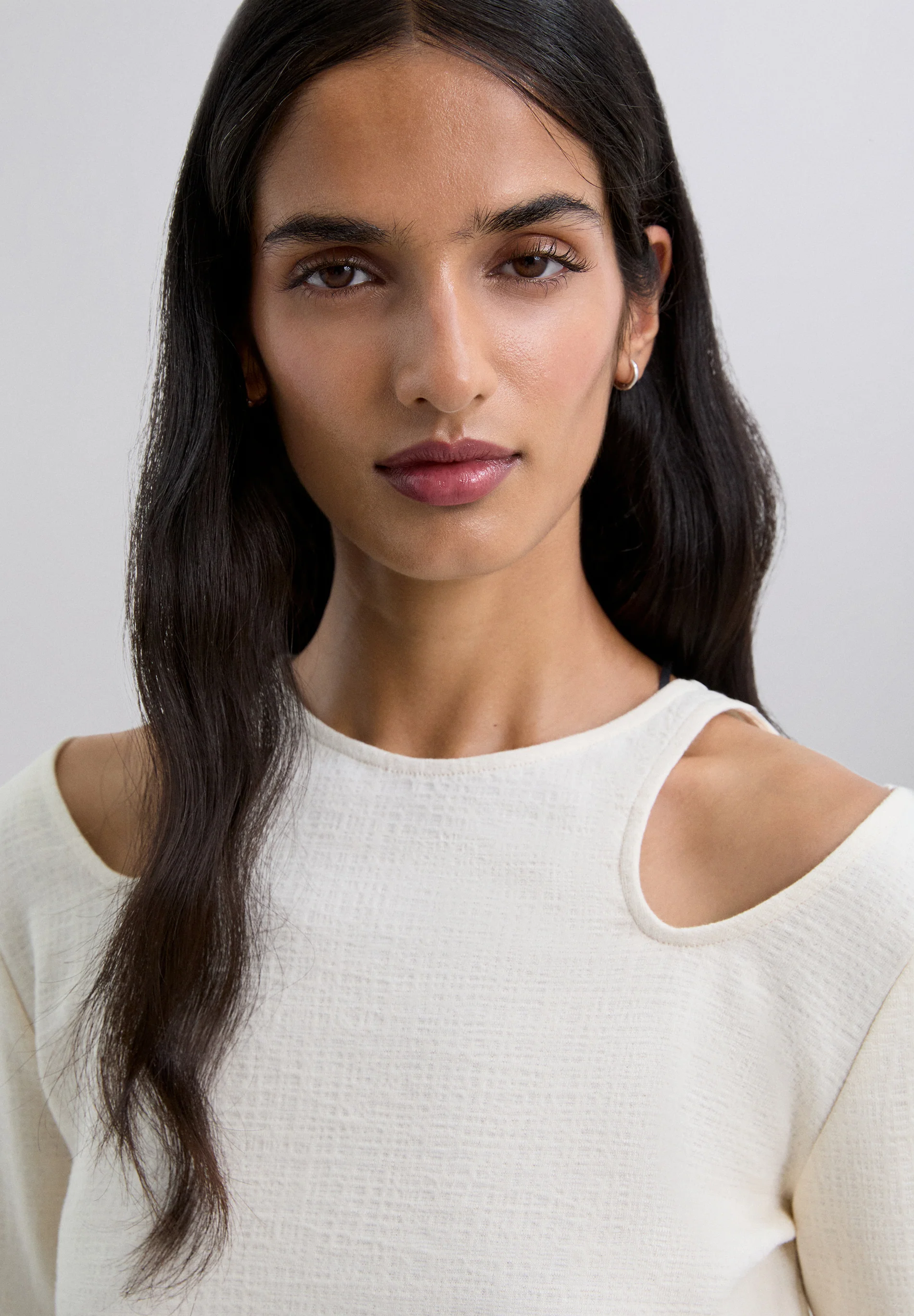 CAMISETA MANGA LARGA ASIMÉTRICA