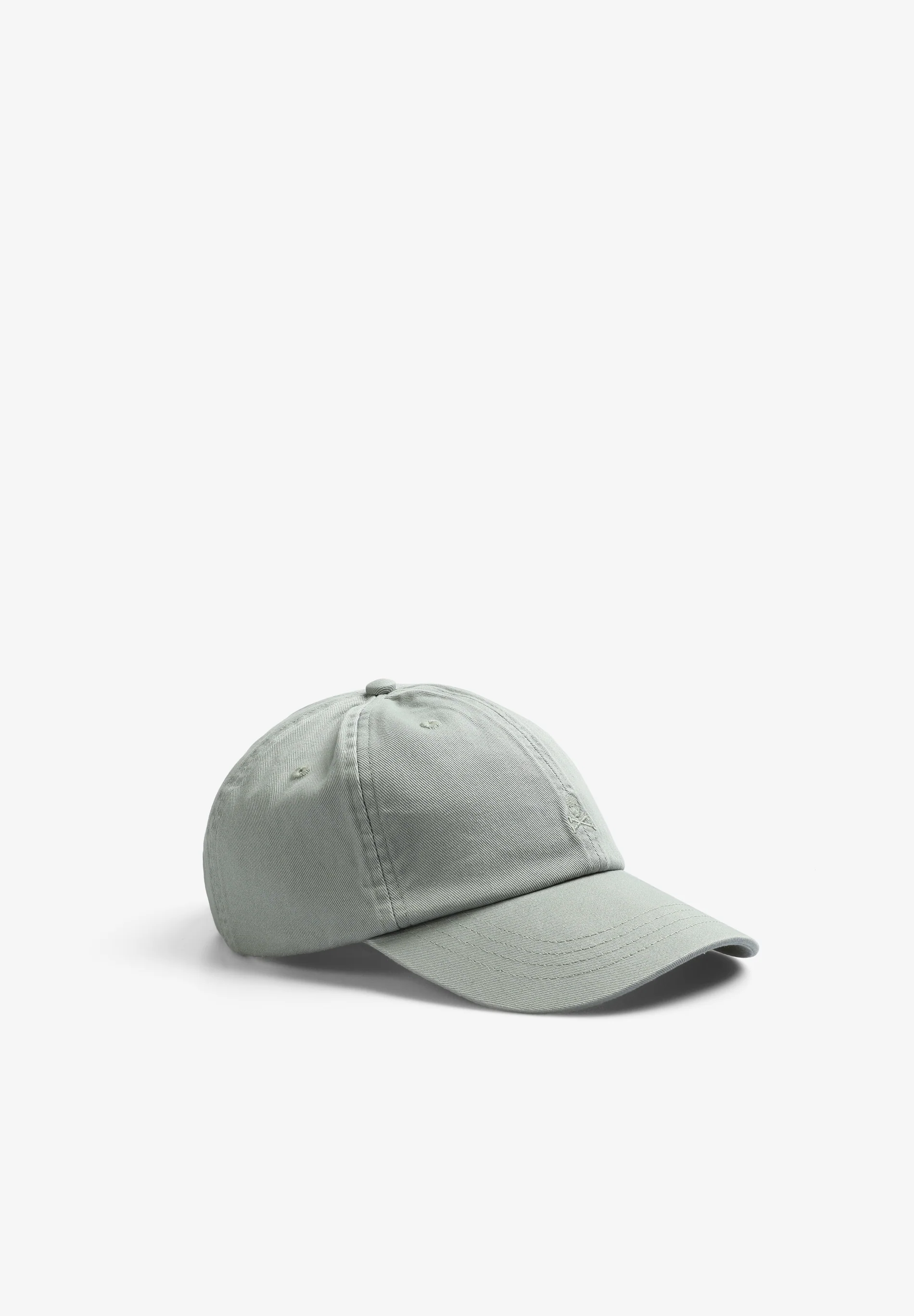 GORRA CALAVERA BORDADA