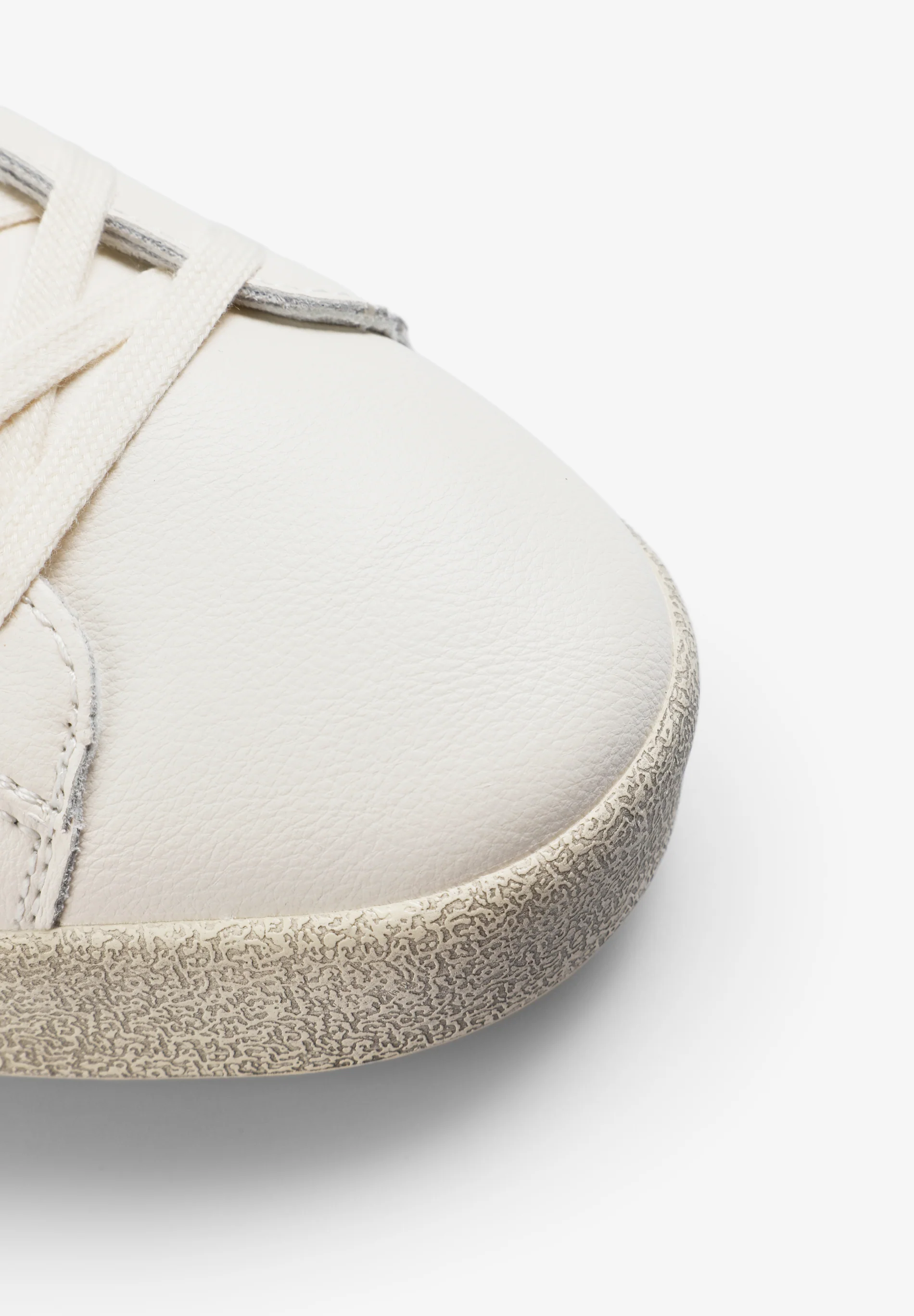 SNEAKERS CALAVERA PIEL