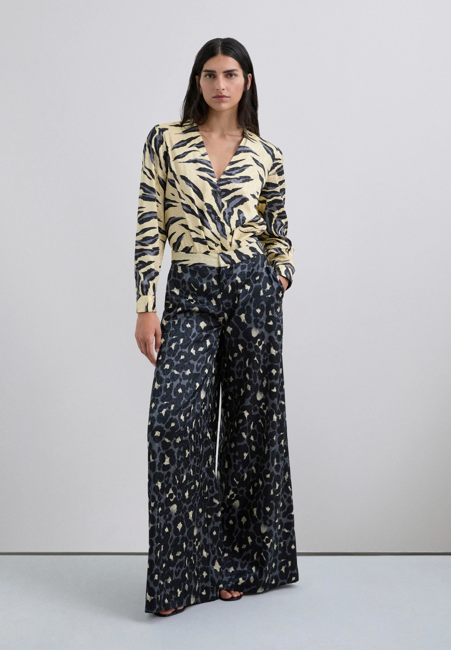 PANTALÓN FLUIDO ANIMAL PRINT