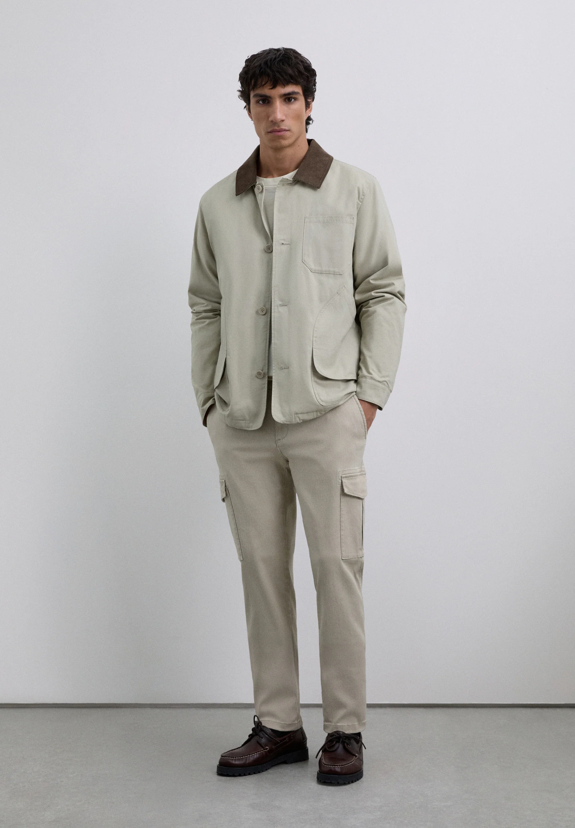 PANTALÓN CARGO CROPPED FIT