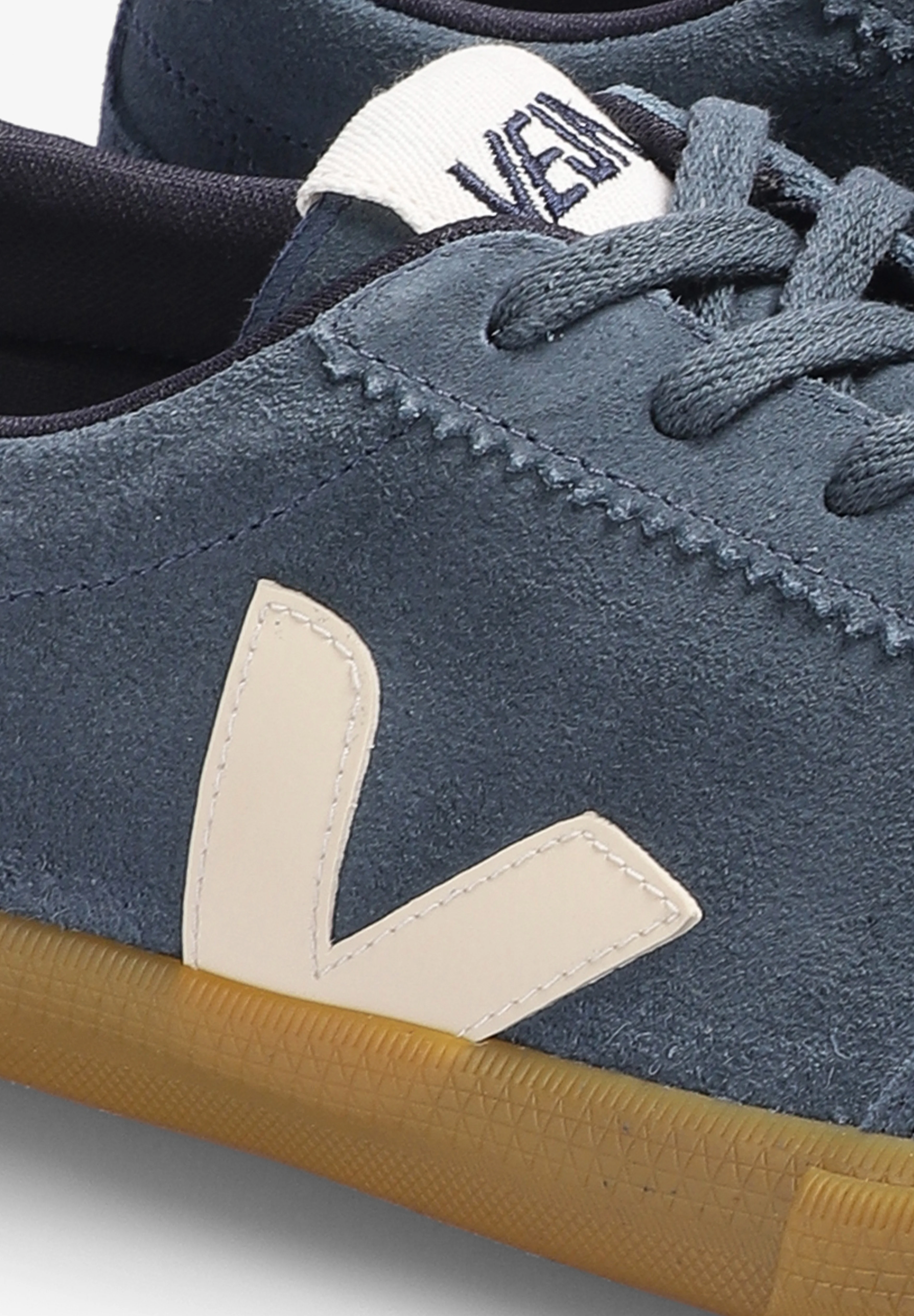 VEJA | SNEAKERS VOLLEY HOMBRE