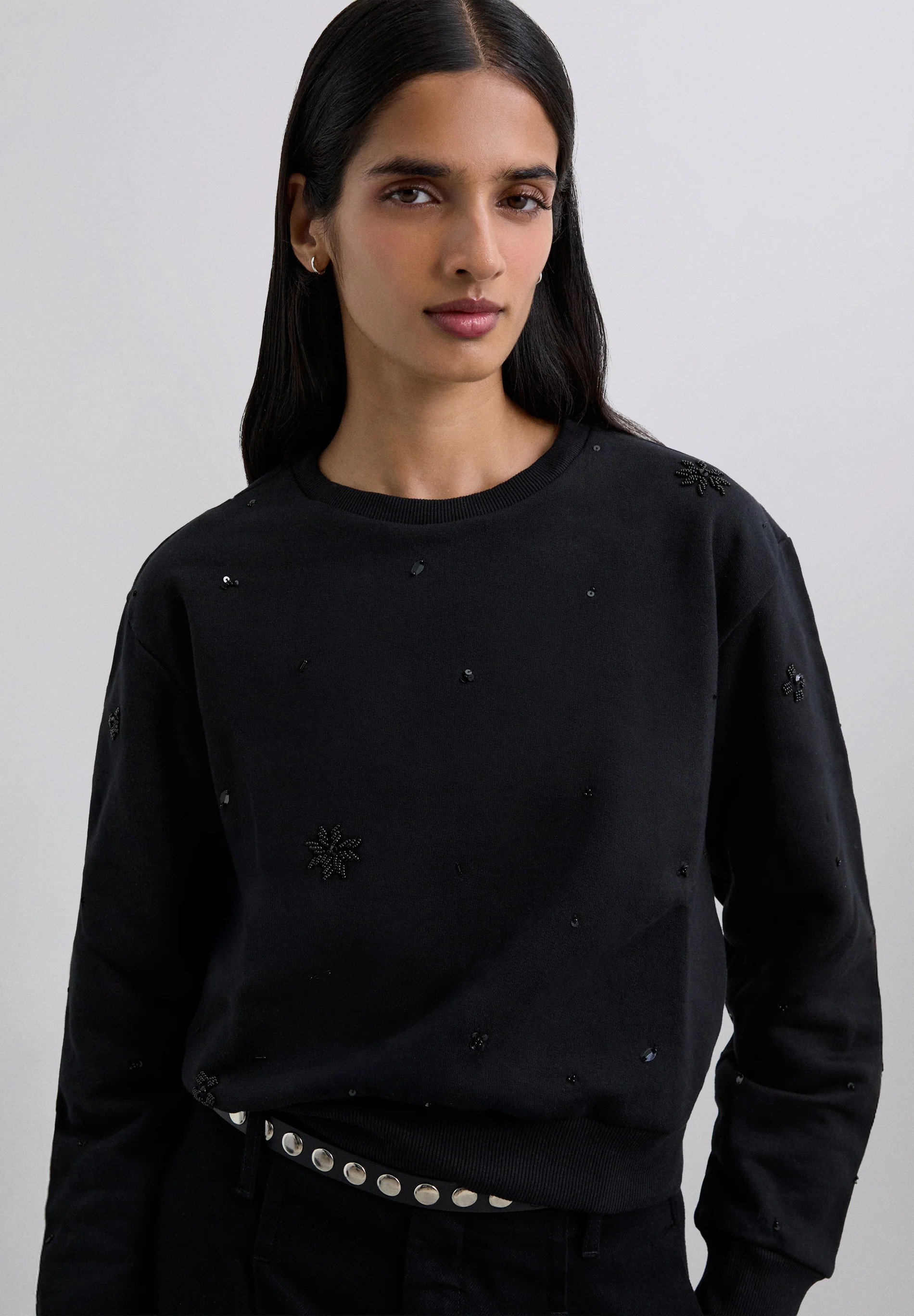 SUDADERA BORDADOS TRASS