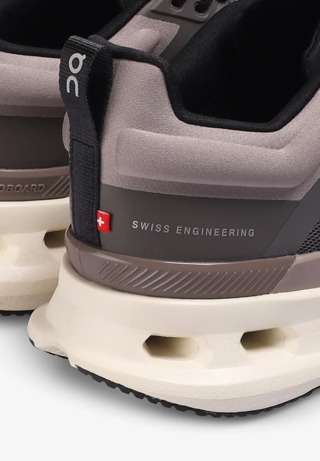ON | SNEAKERS CLOUDNOVA X HOMBRE