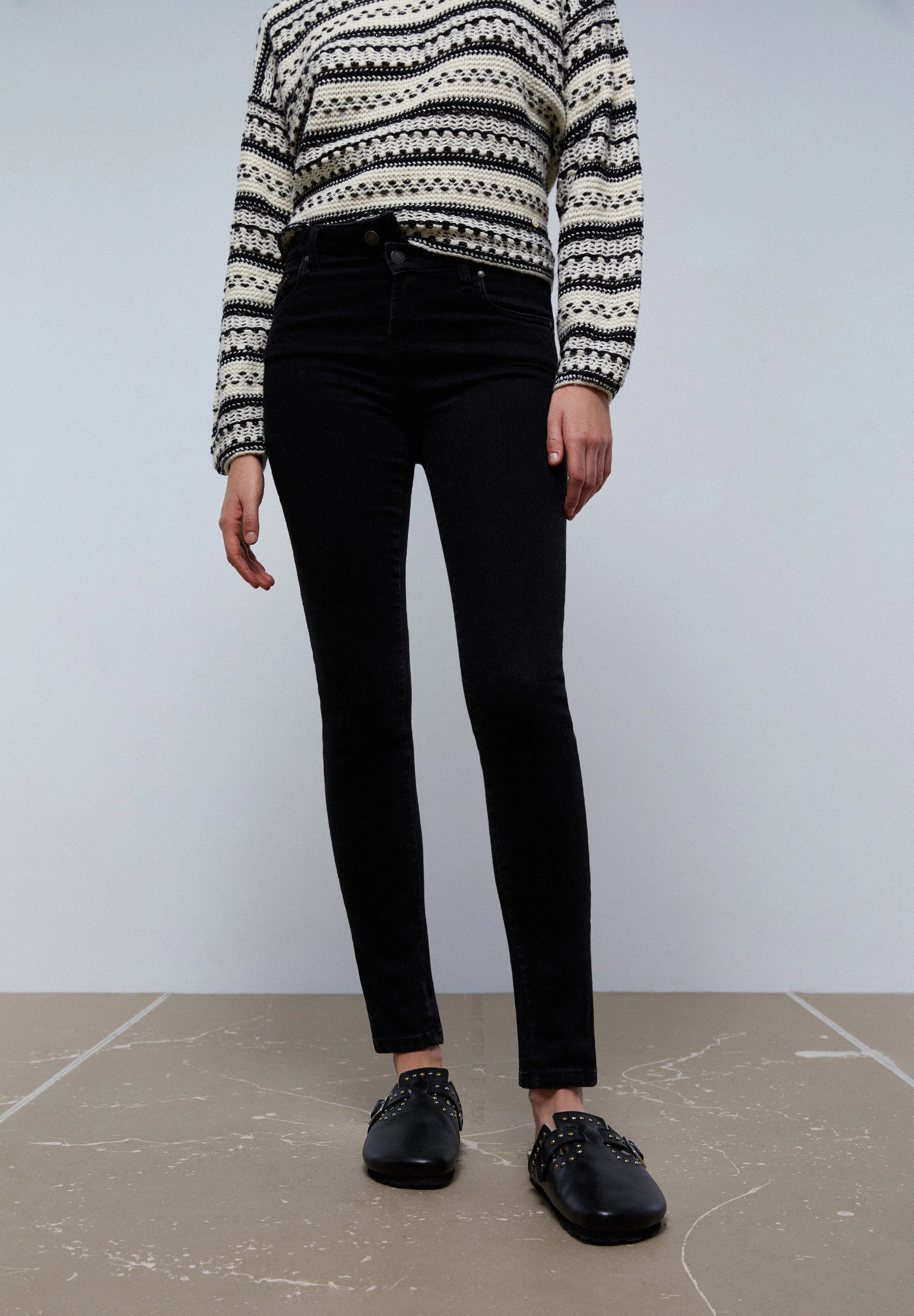 JEANS SKINNY BOTONES