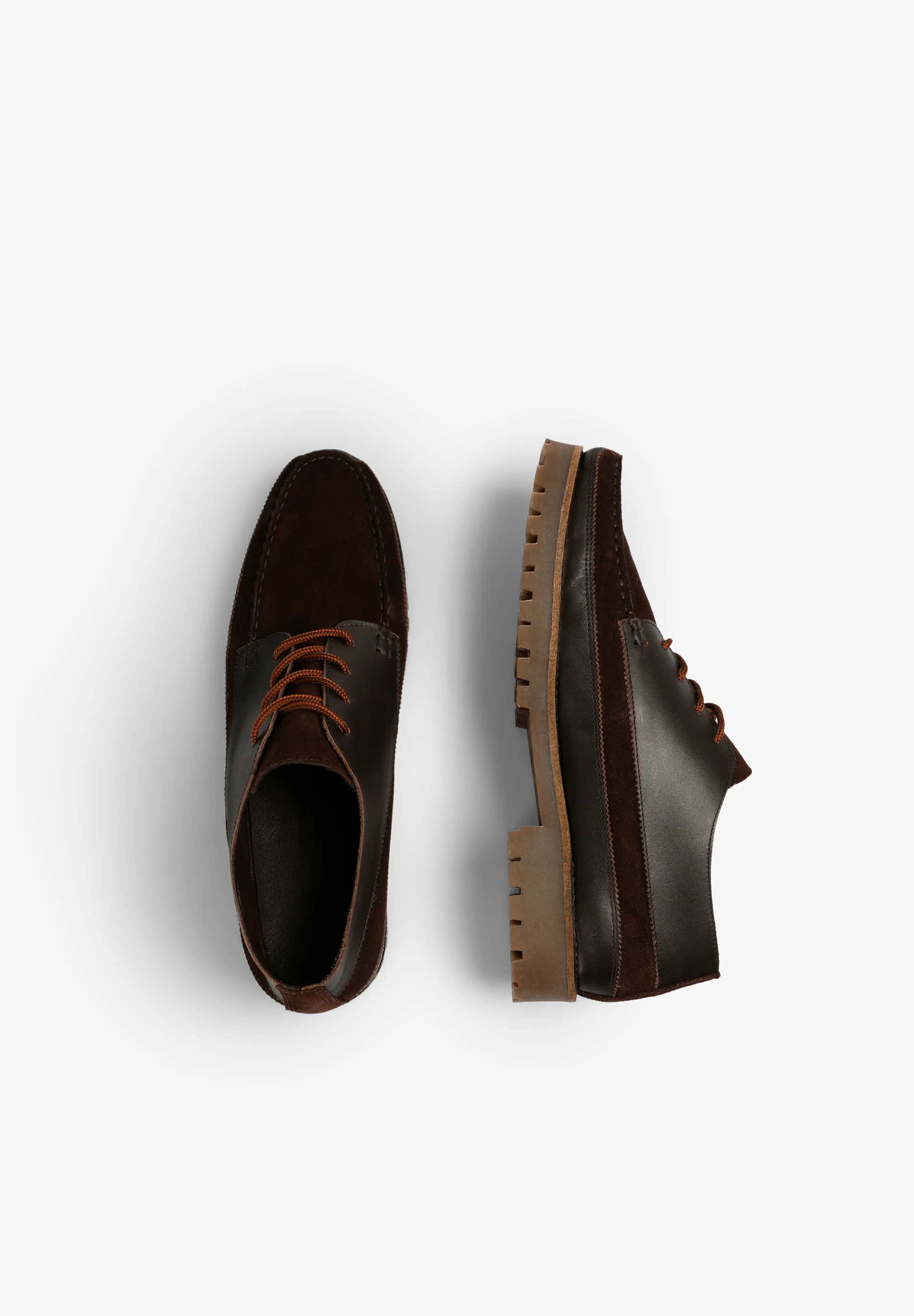 ZAPATO PIEL SUELA DENTADA