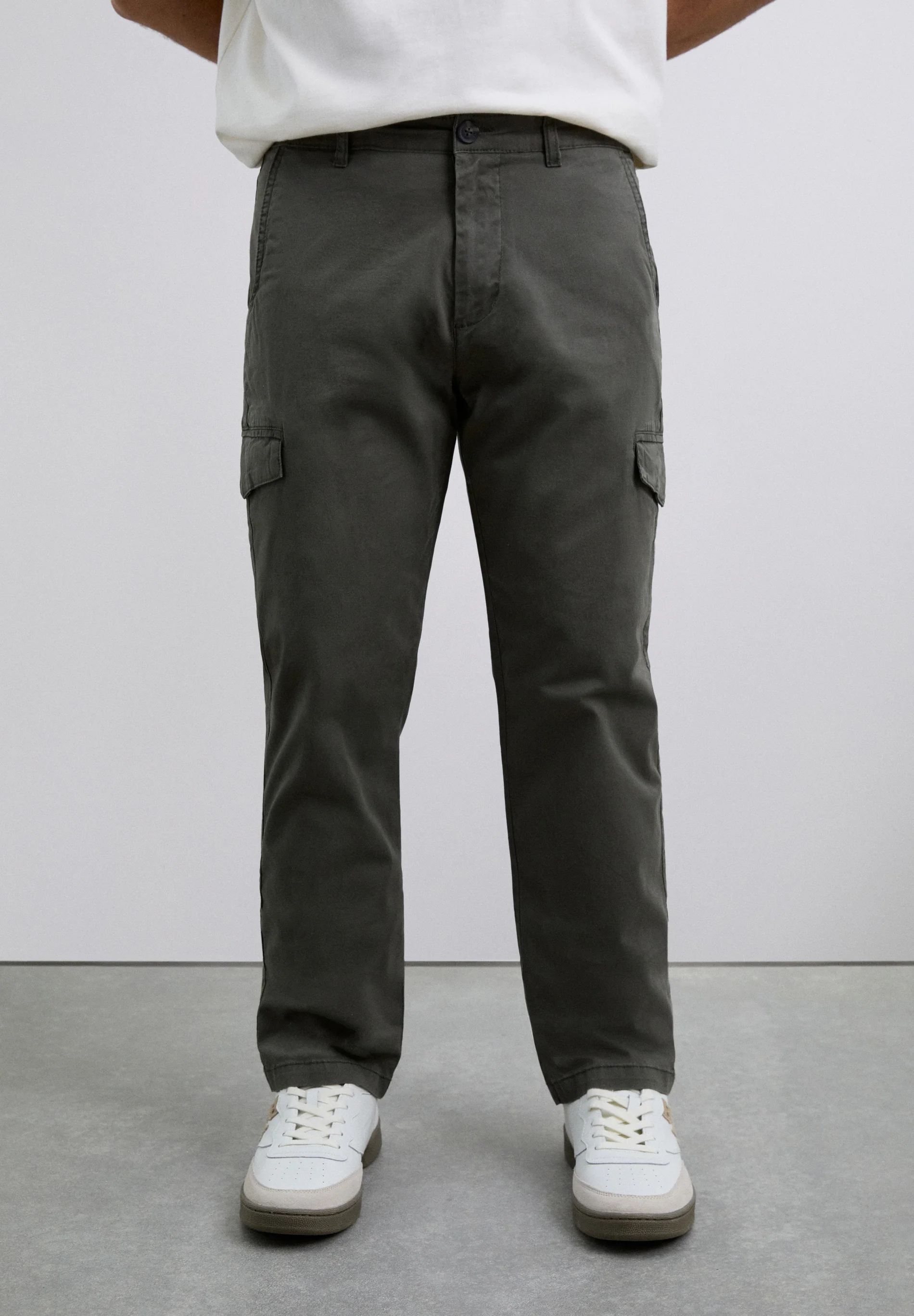 PANTALÓN CARGO SLIM FIT