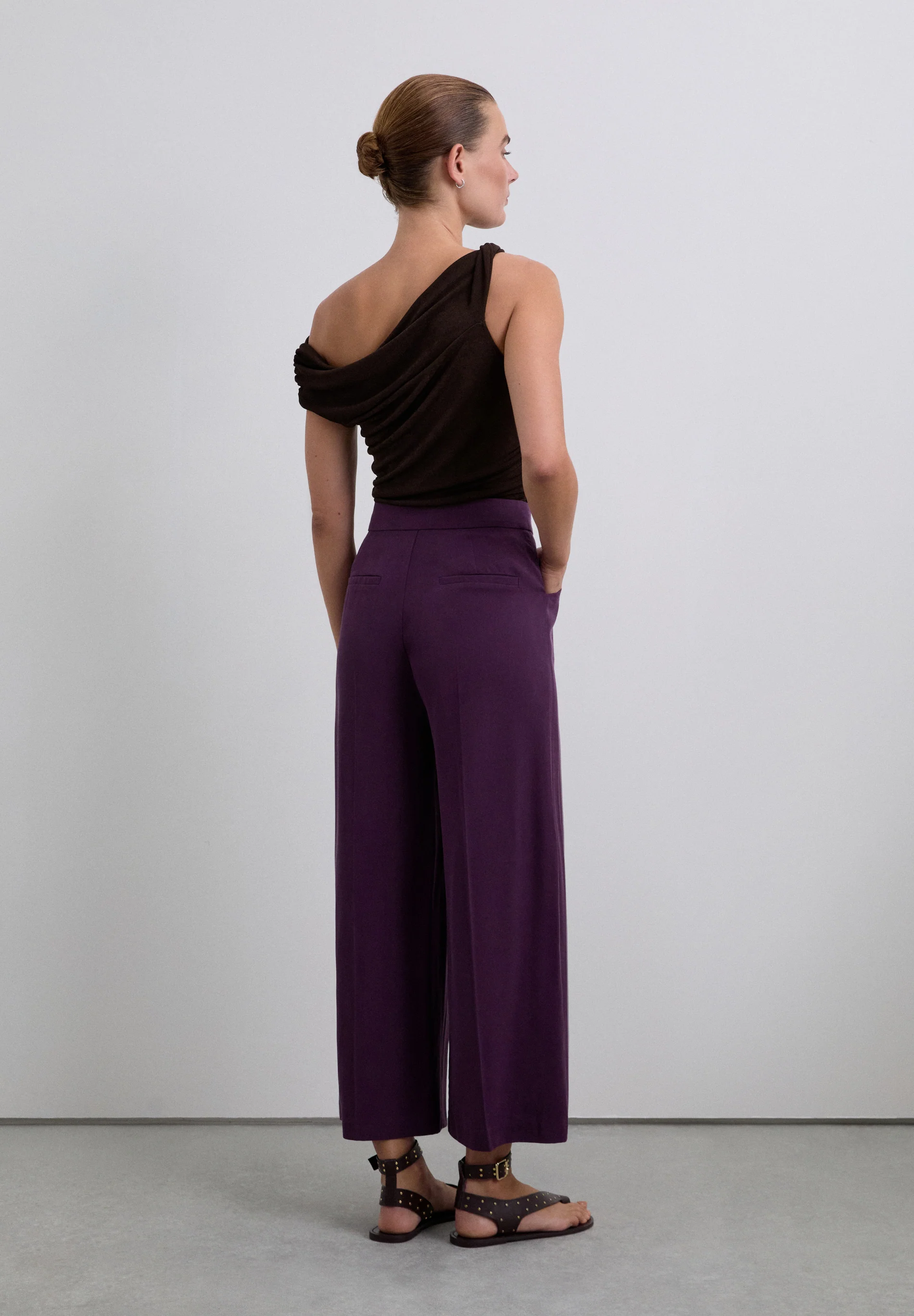 PANTALÓN CULOTTE PINZAS