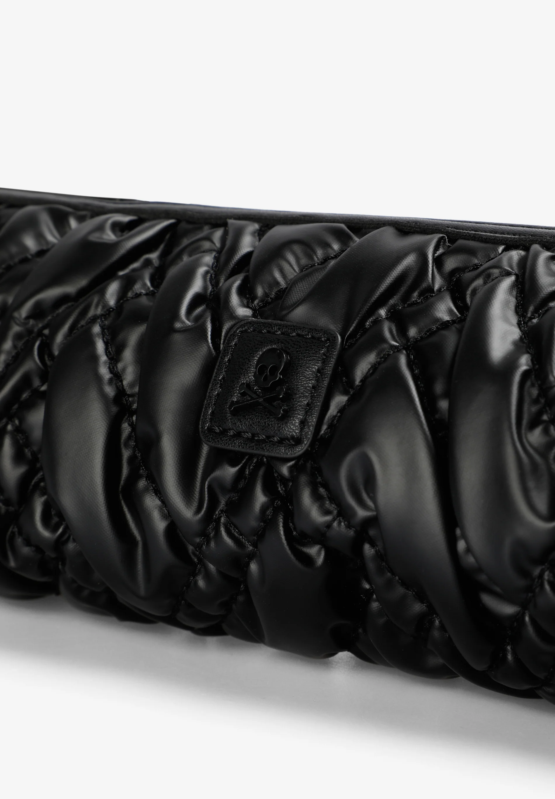 NECESER ACOLCHADO CALAVERA