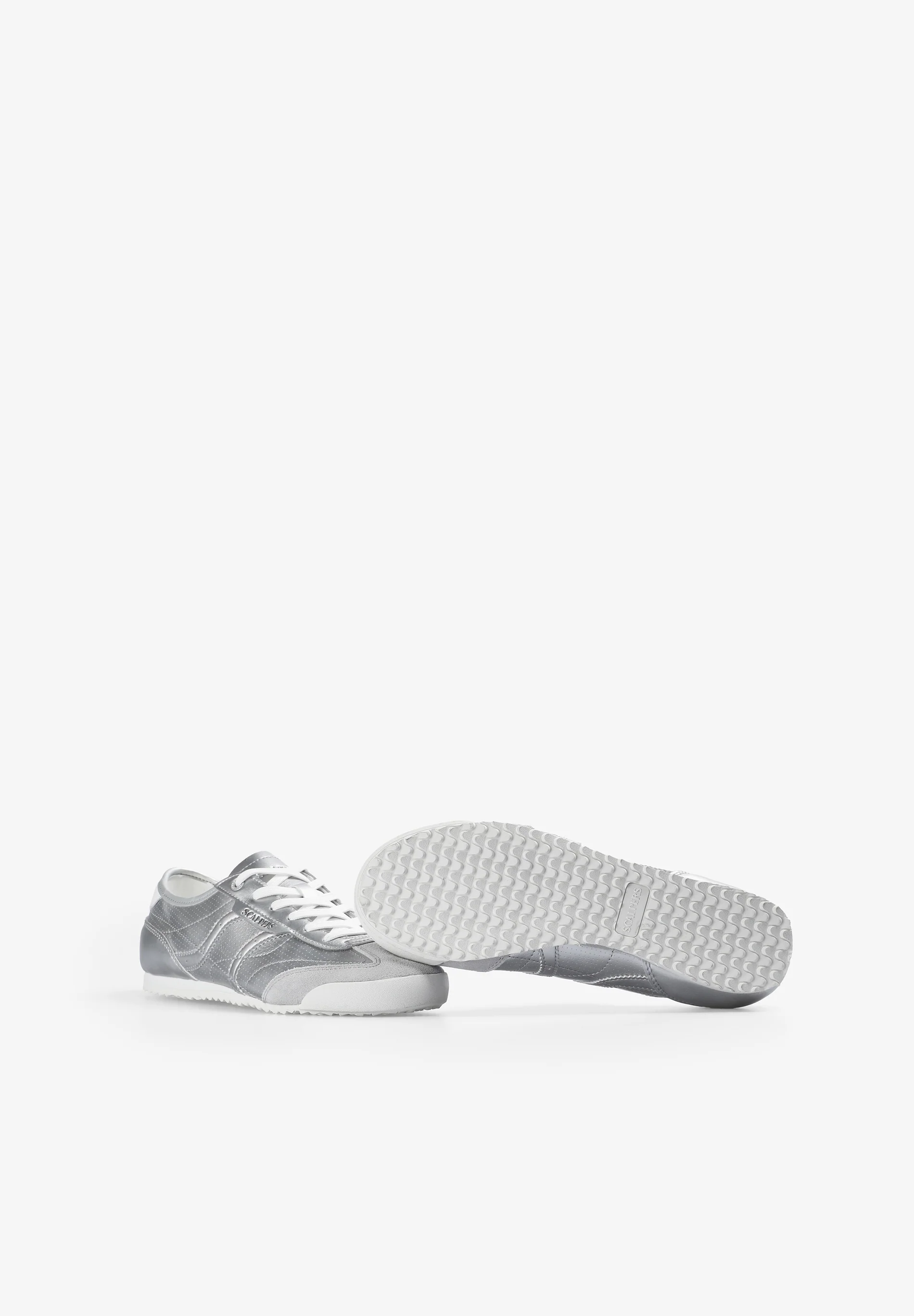 SNEAKERS BAJAS METALIZADAS