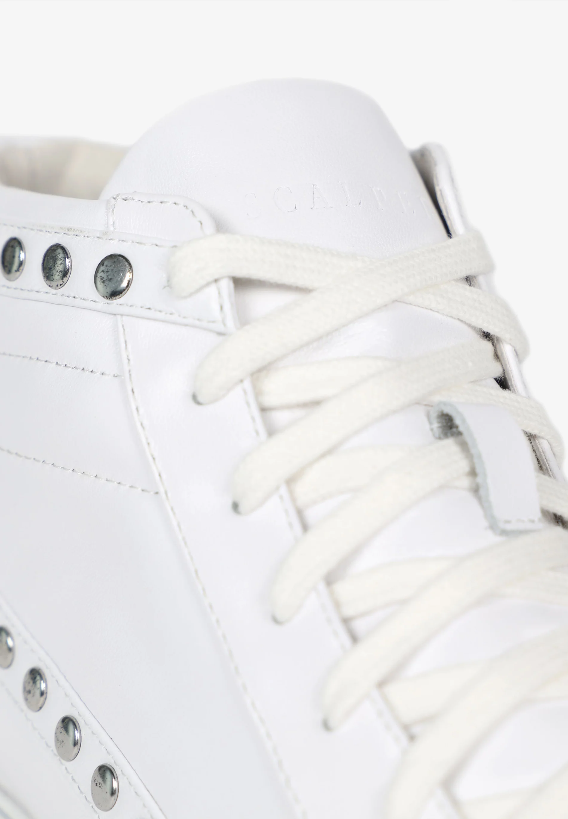 SNEAKERS BOTAS TACHAS