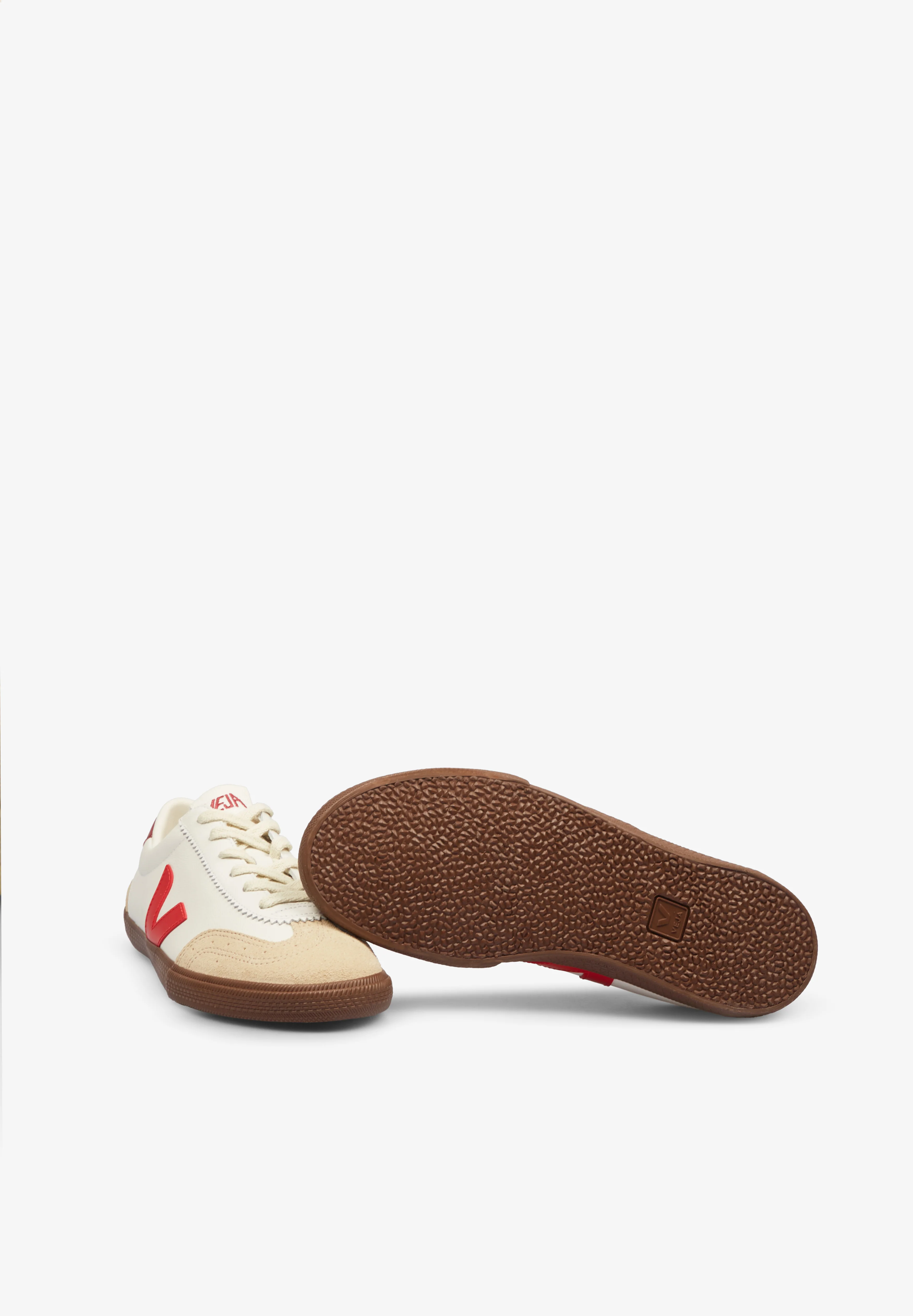 VEJA | SNEAKERS VOLLEY O.T. LEATHER MUJER
