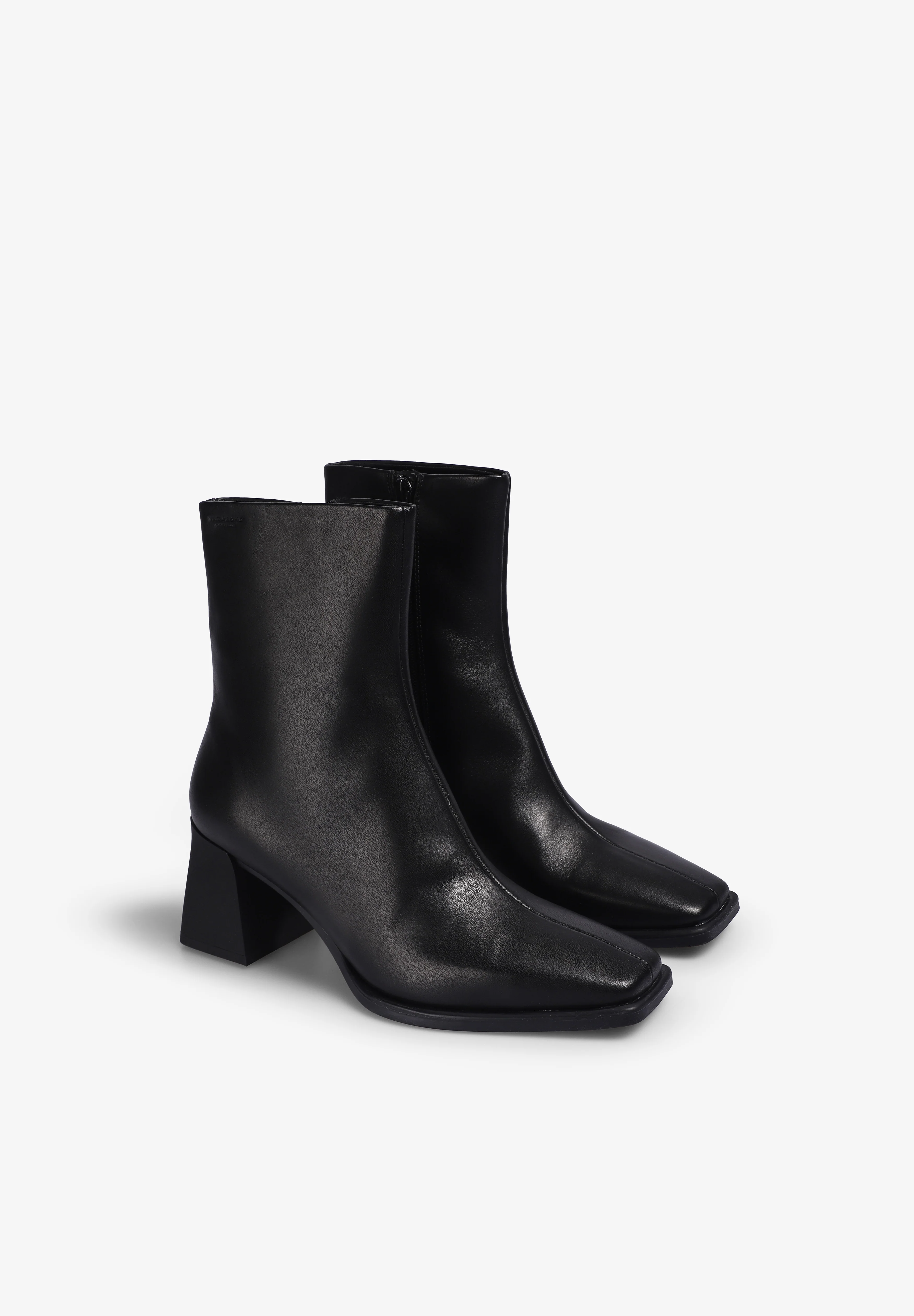 VAGABOND | HEDDA