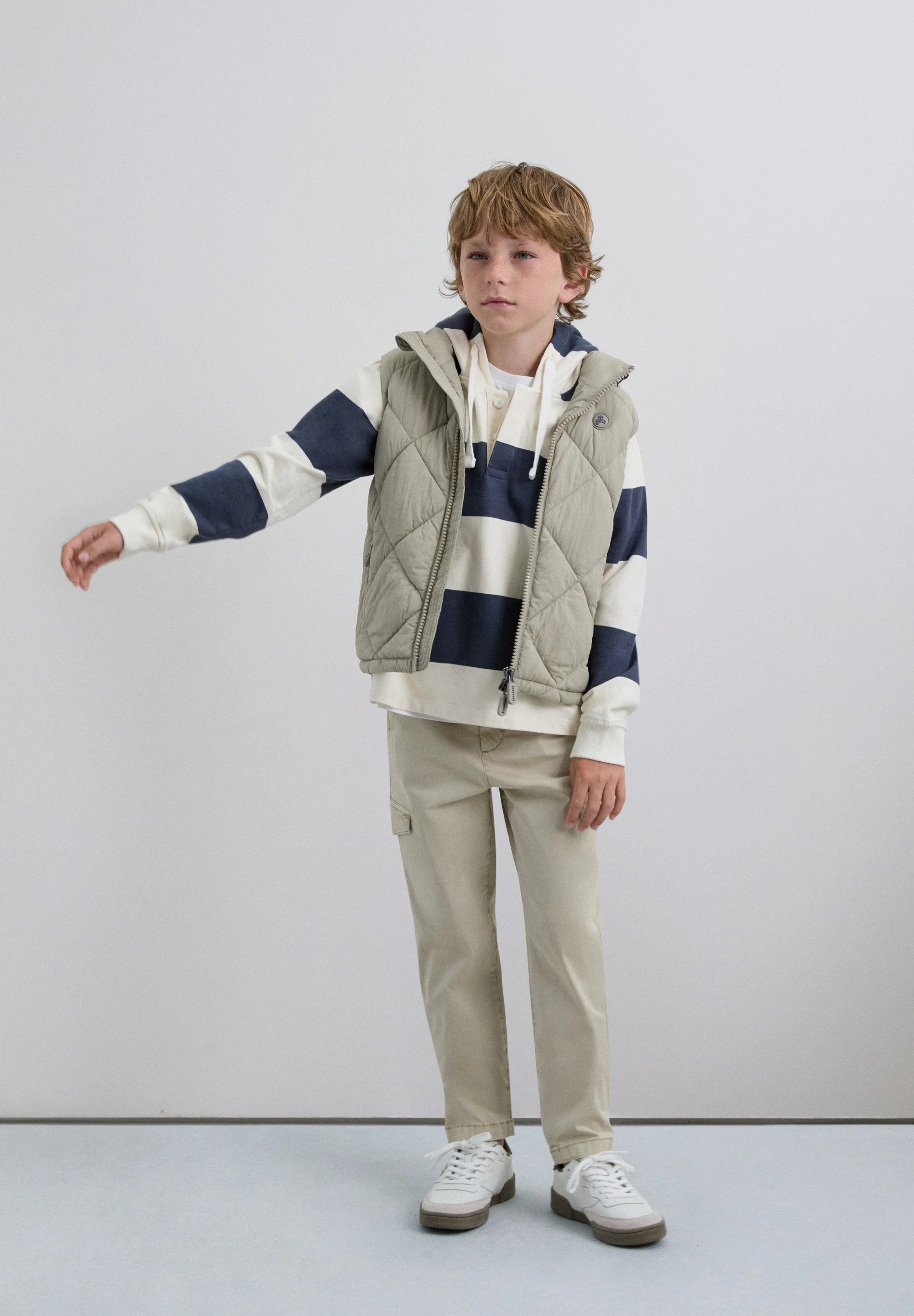 CHALECO ACOLCHADO CAPUCHA CALAVERA